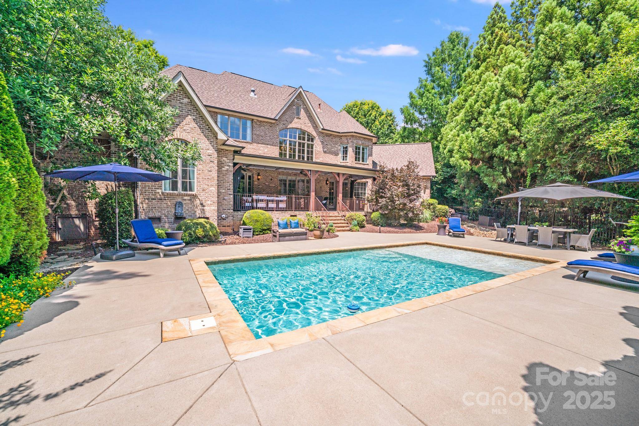 600 Beauhaven LN, Waxhaw, NC 28173