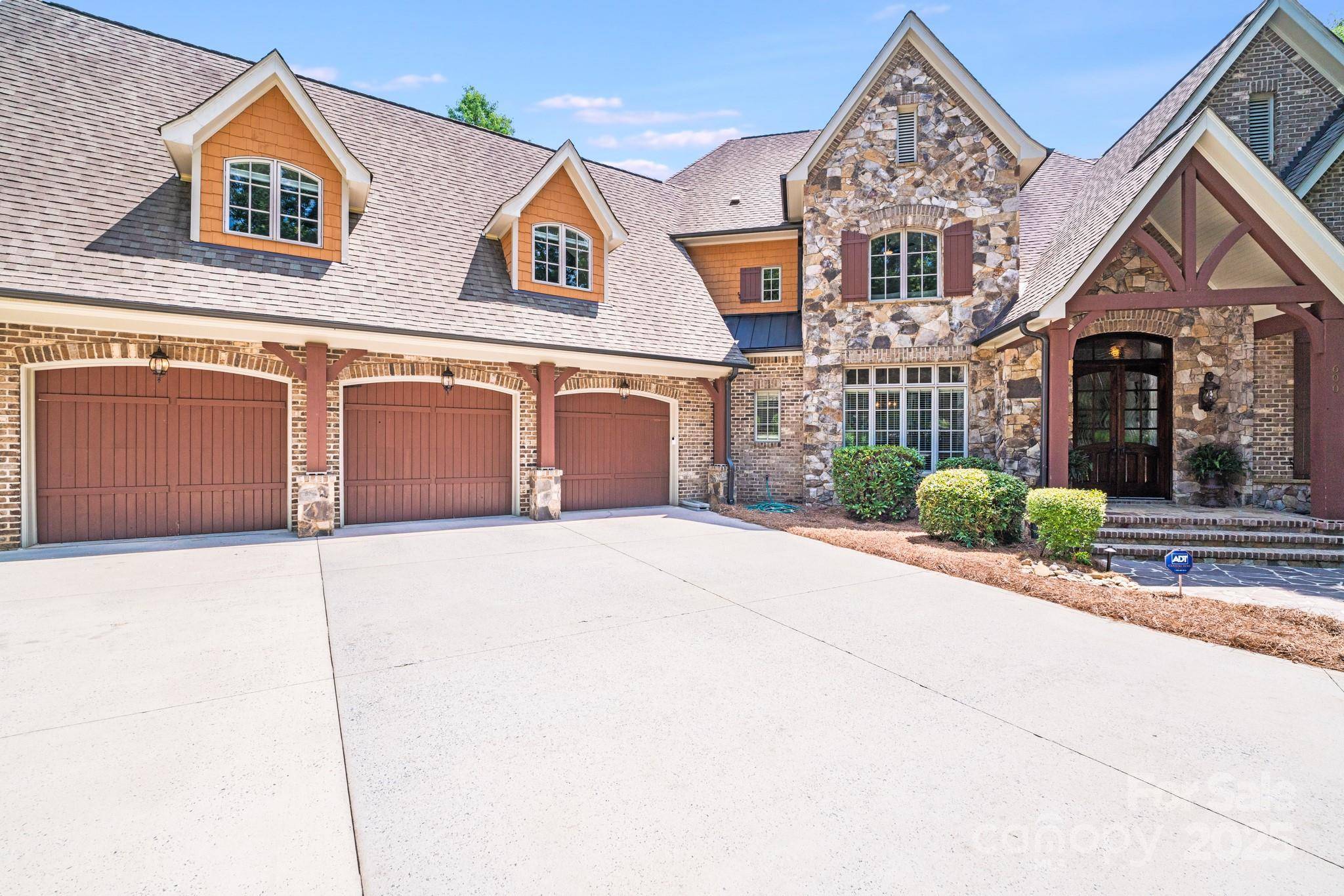 600 Beauhaven LN, Waxhaw, NC 28173