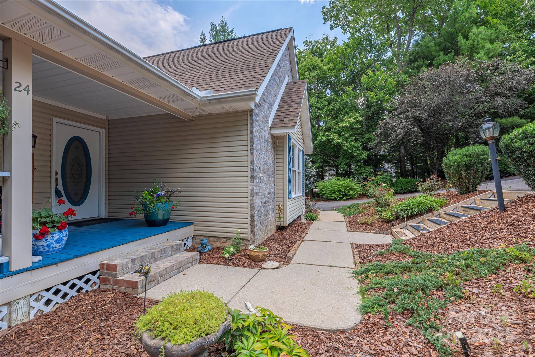 24 Moriah LN, Asheville, NC 28803