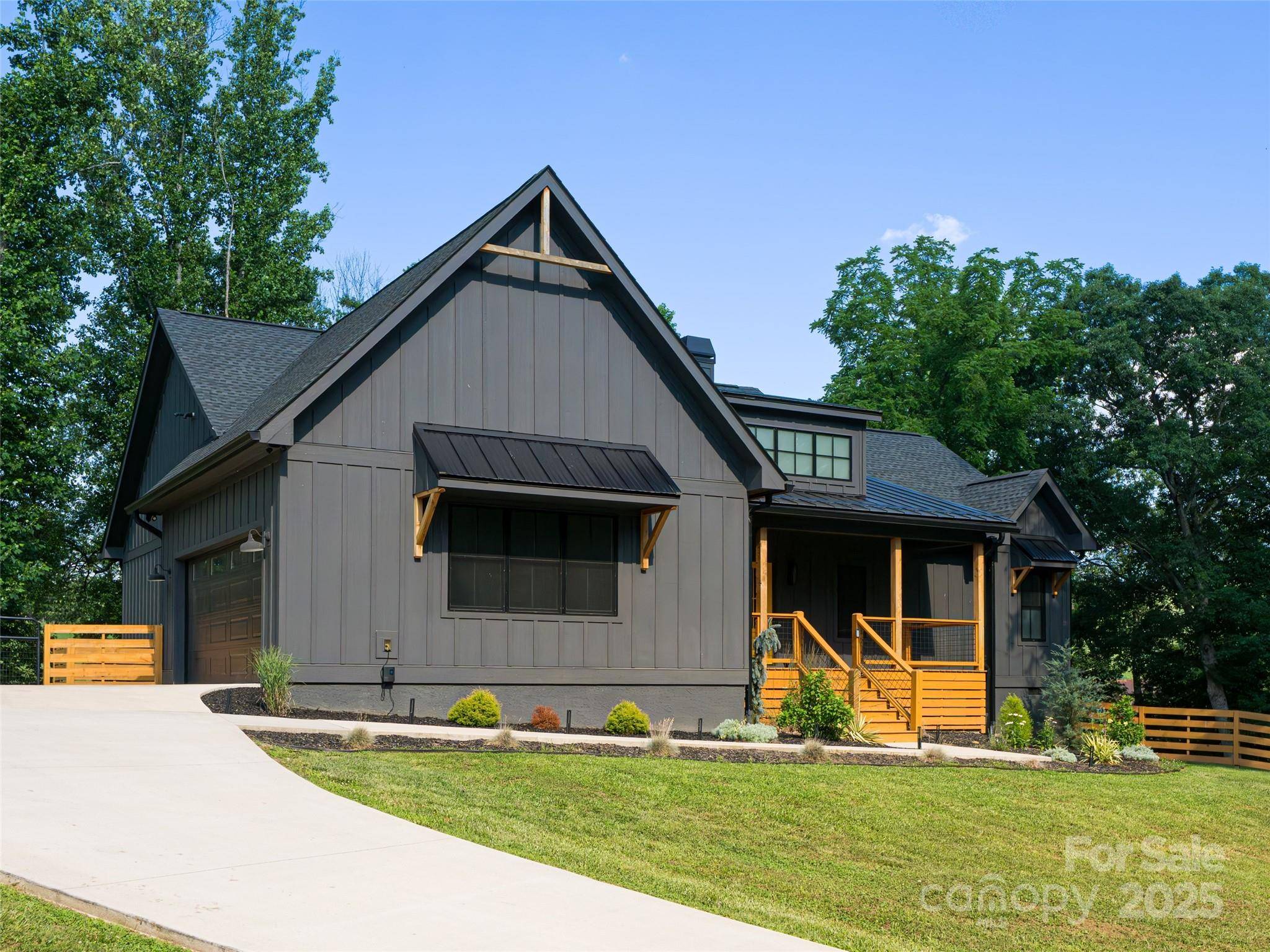 244 Barebridge DR, Burnsville, NC 28714