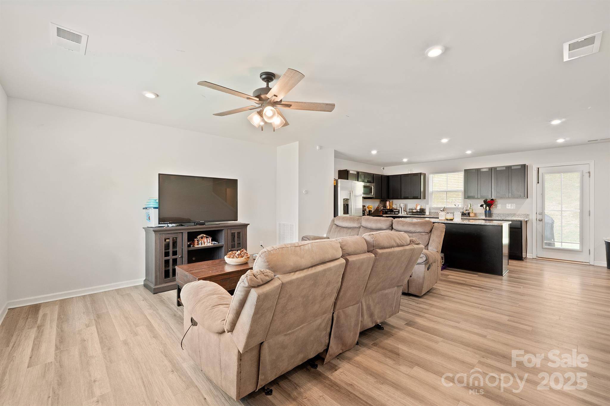 707 Pointe Andrews DR SW, Concord, NC 28025