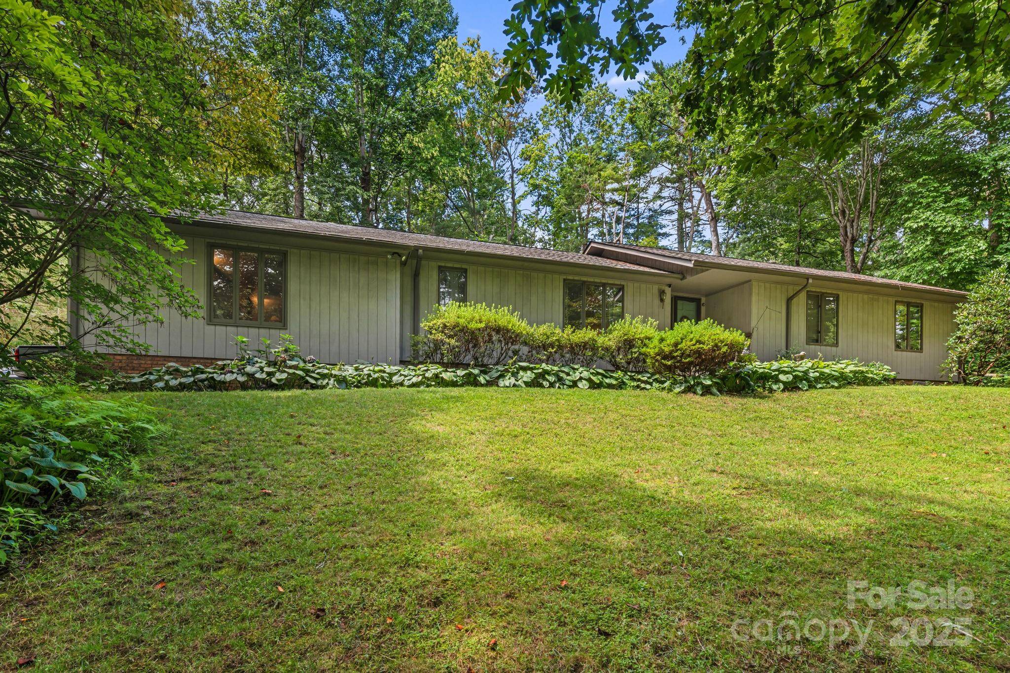 6 Brook Forest DR, Arden, NC 28704