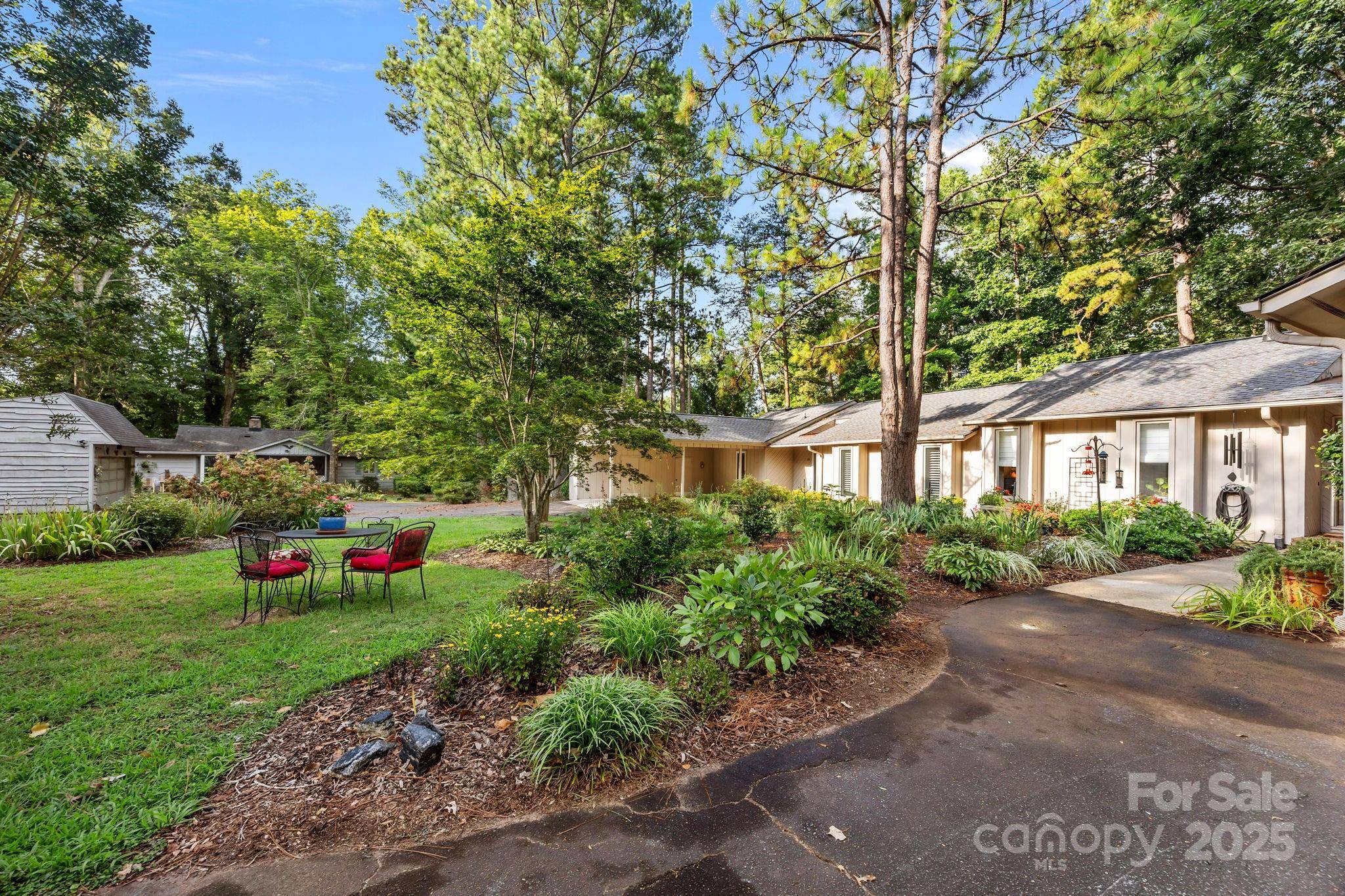 57 Diamond Ridge LN, Columbus, NC 28722