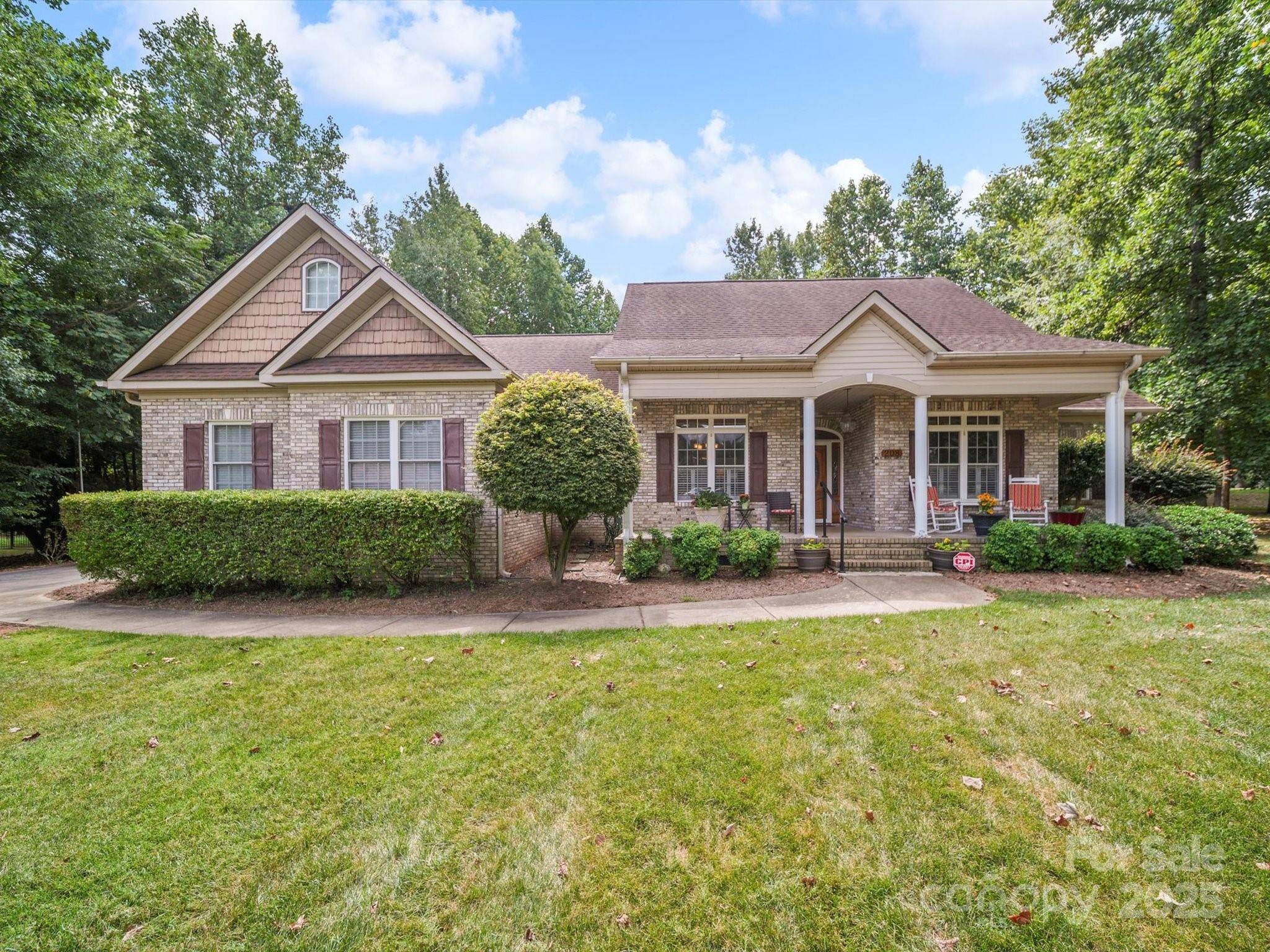 208 Catawba Crest LN, Clover, SC 29710