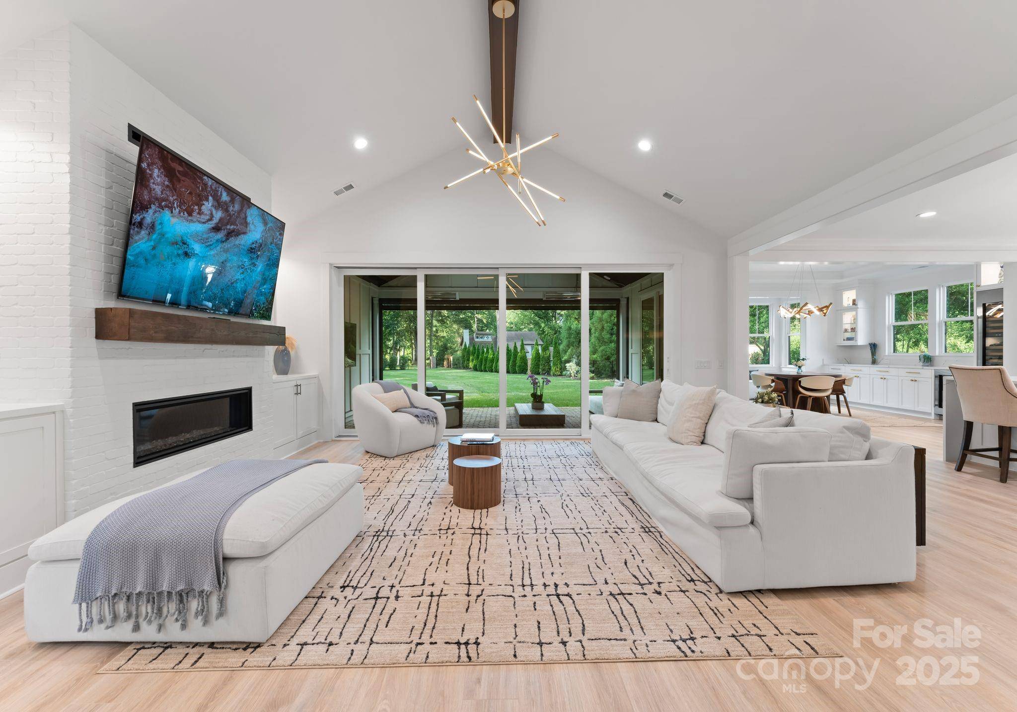 16112 Terry LN, Huntersville, NC 28078