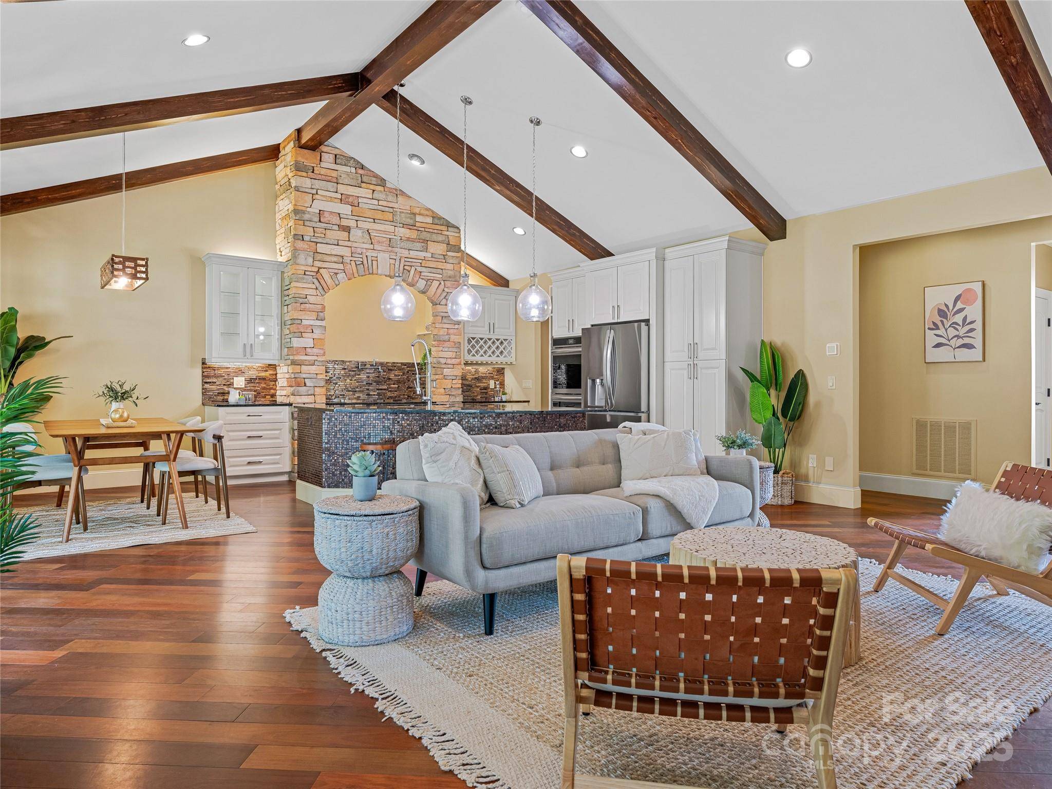88 Ledgestone DR, Fairview, NC 28730