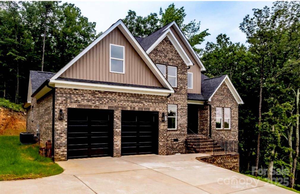240 Mark Ryan LN, Dallas, NC 28034