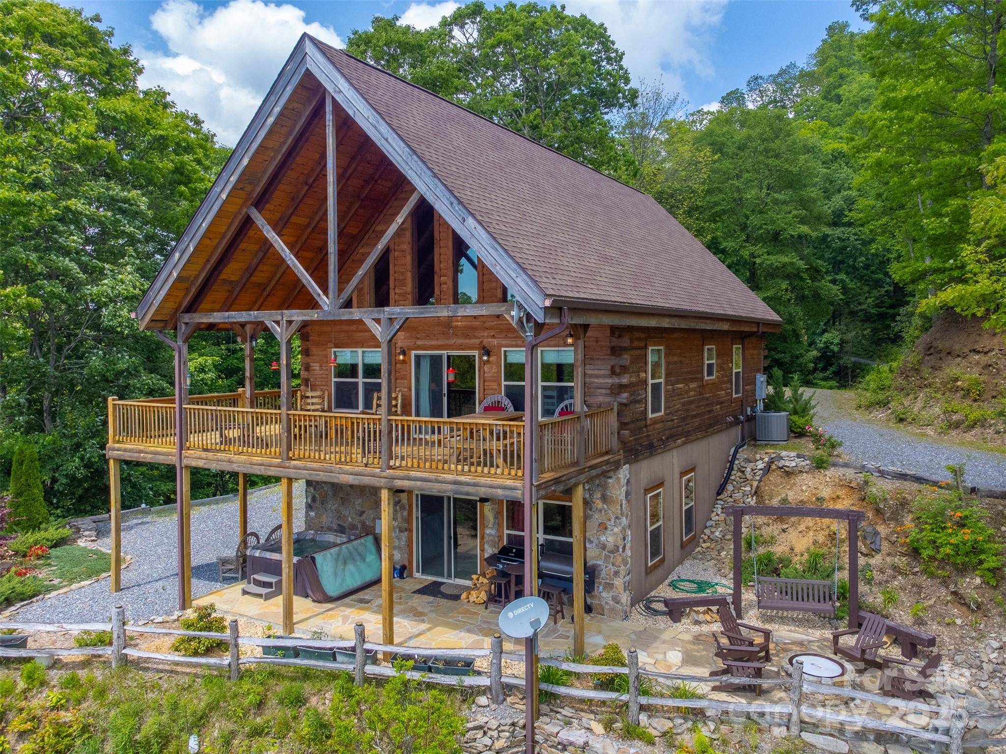 214 Indianola LN, Bryson City, NC 28713