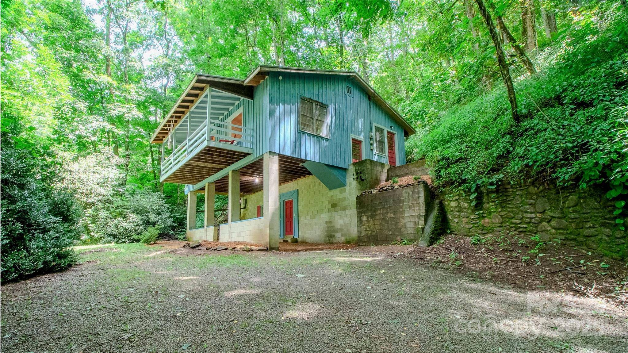 74 Woodland RD, Balsam, NC 28707
