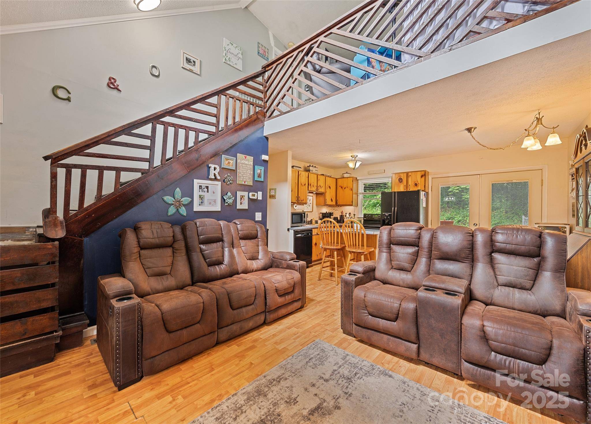 296 Matthew LN, Canton, NC 28716