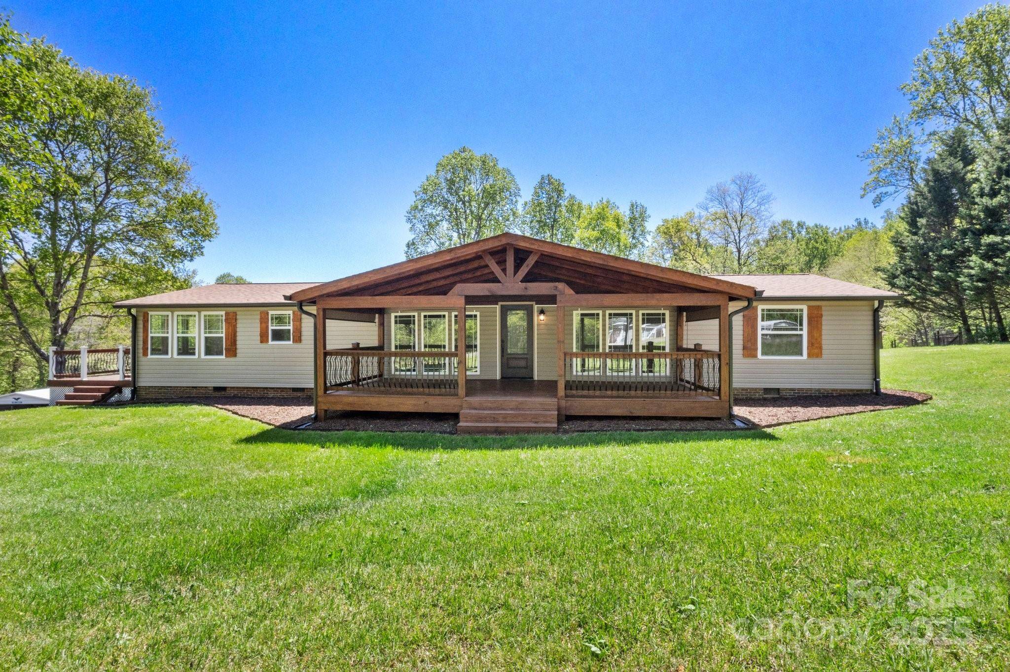 2942 Denwood DR, Claremont, NC 28610