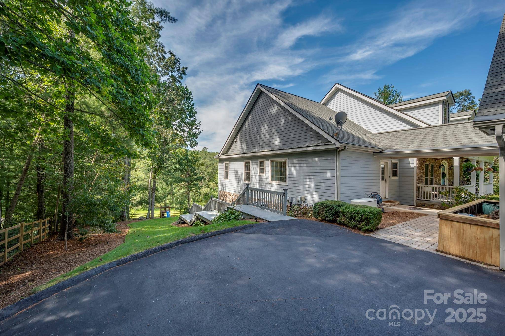 184 Duncan Estate DR, Fletcher, NC 28732