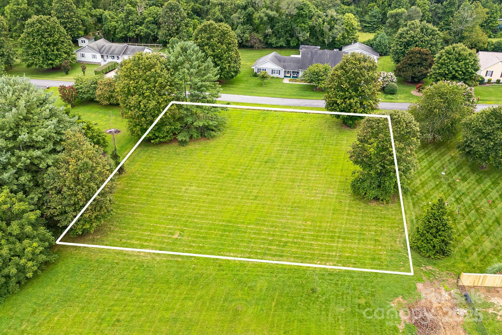 48 Cane Creek CIR, Fairview, NC 28730