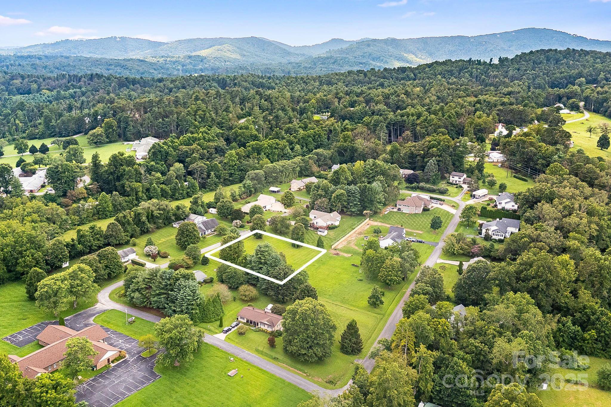 48 Cane Creek CIR, Fairview, NC 28730