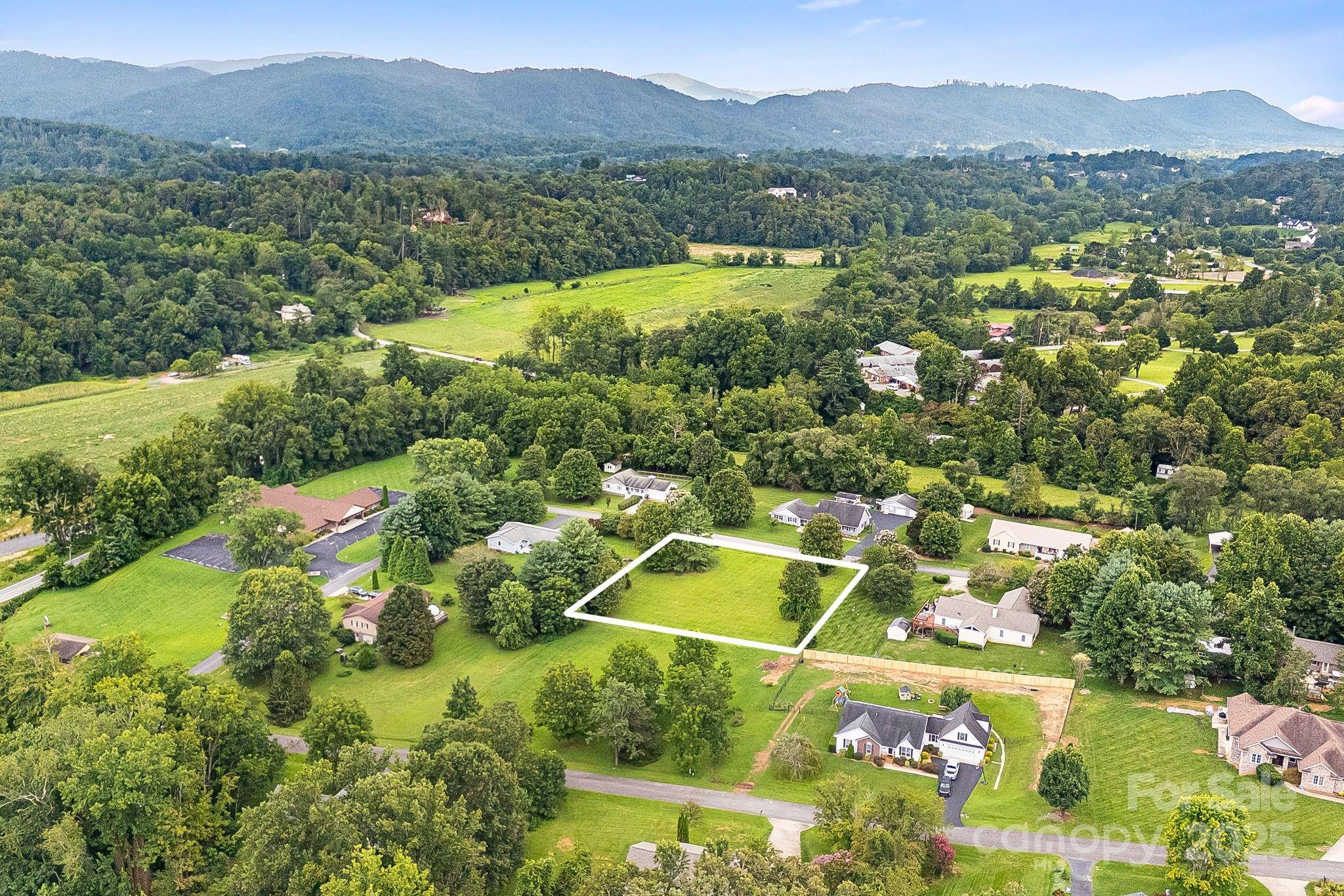 48 Cane Creek CIR, Fairview, NC 28730