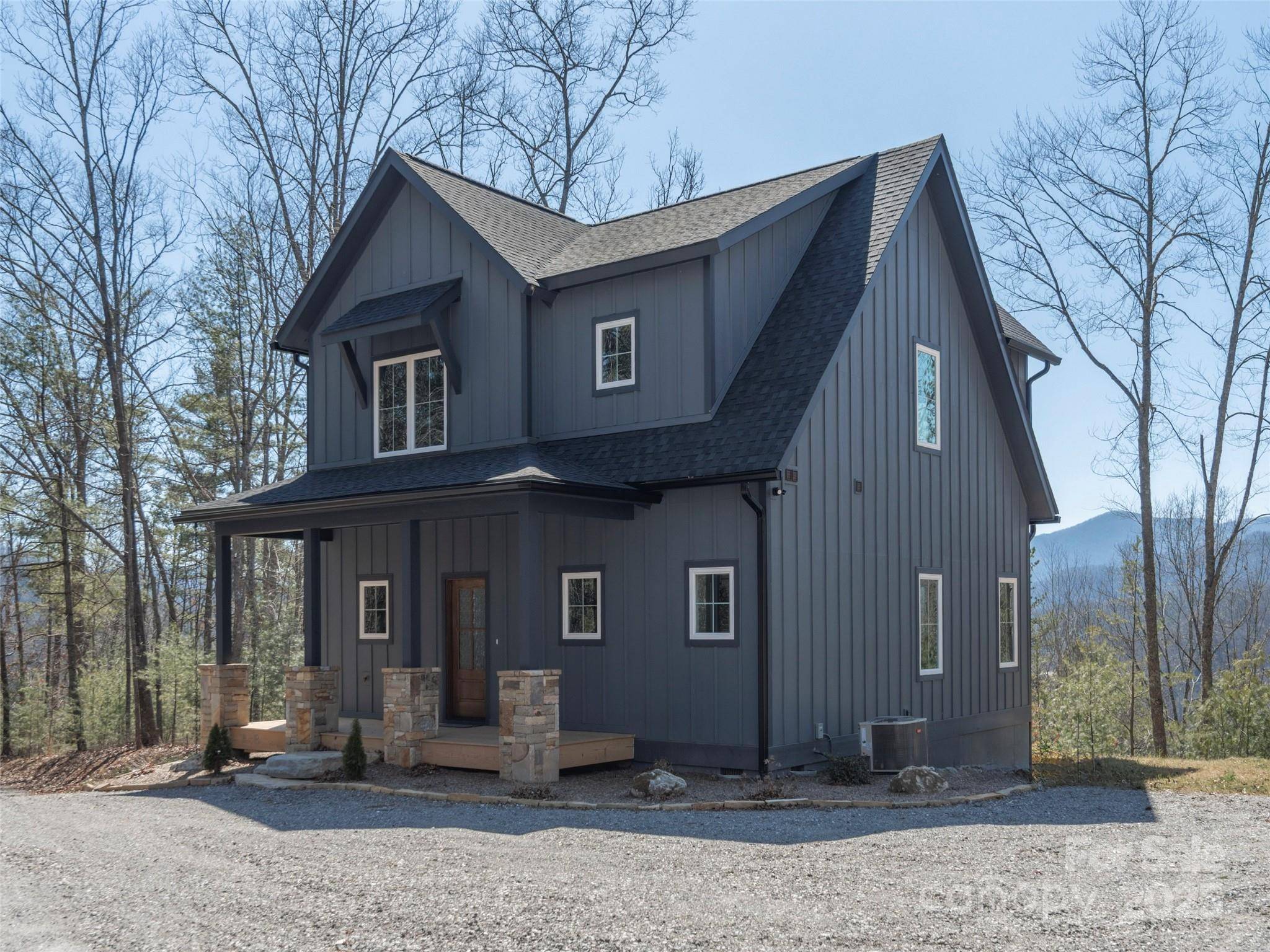 410 Dream Valley DR, Clyde, NC 28721