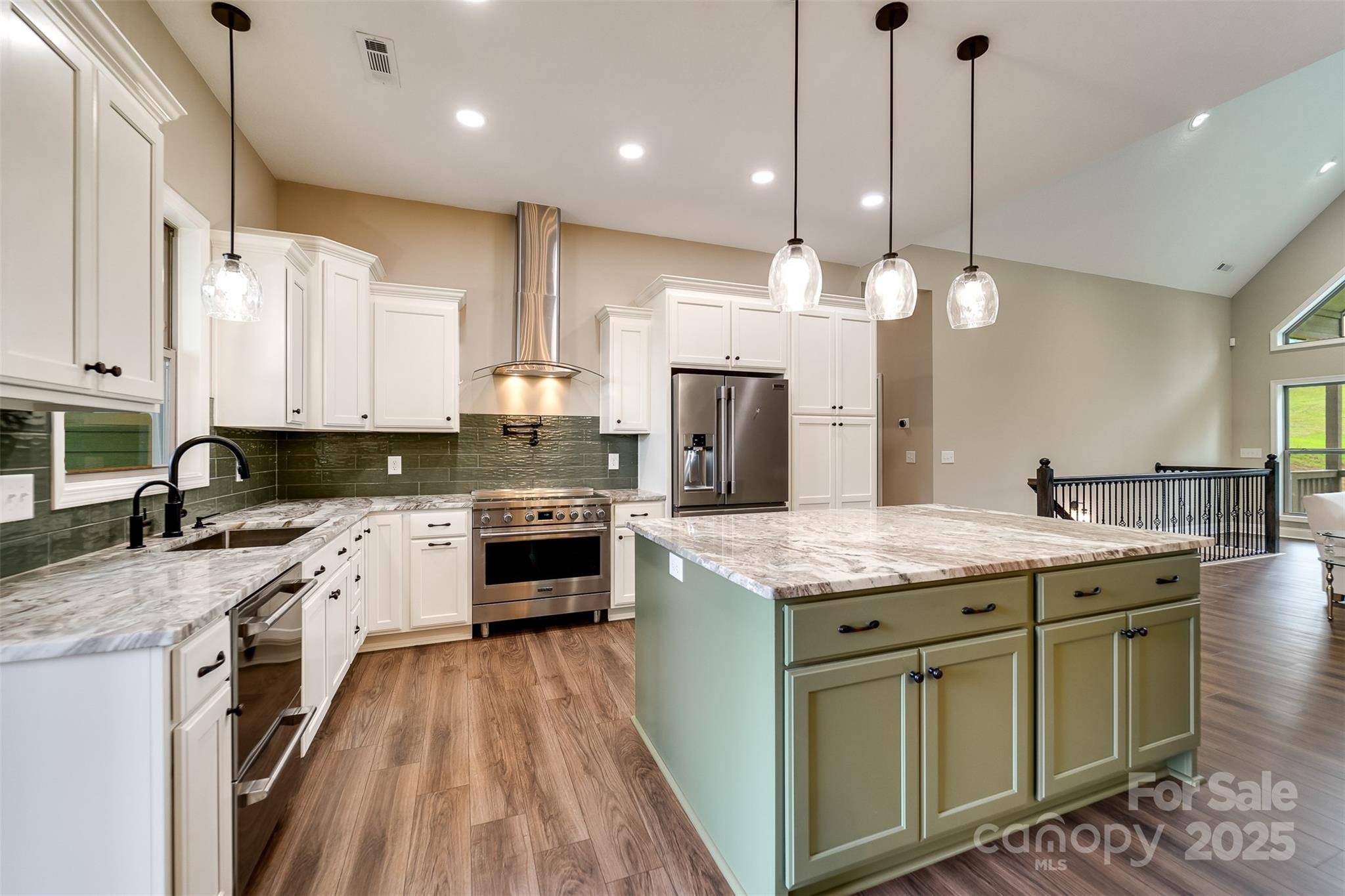 1180 Porter Creek DR, Franklin, NC 28734