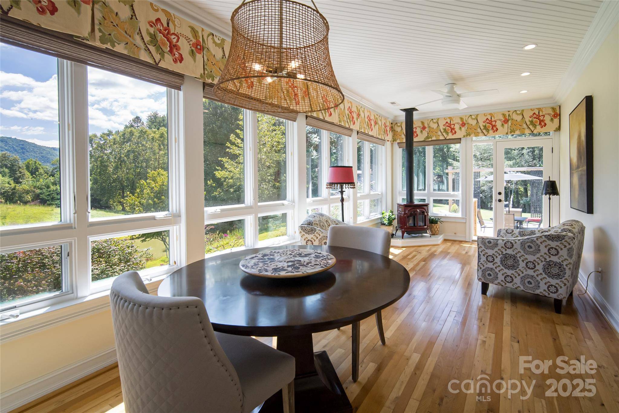 31 Piccadilly PL, Brevard, NC 28712