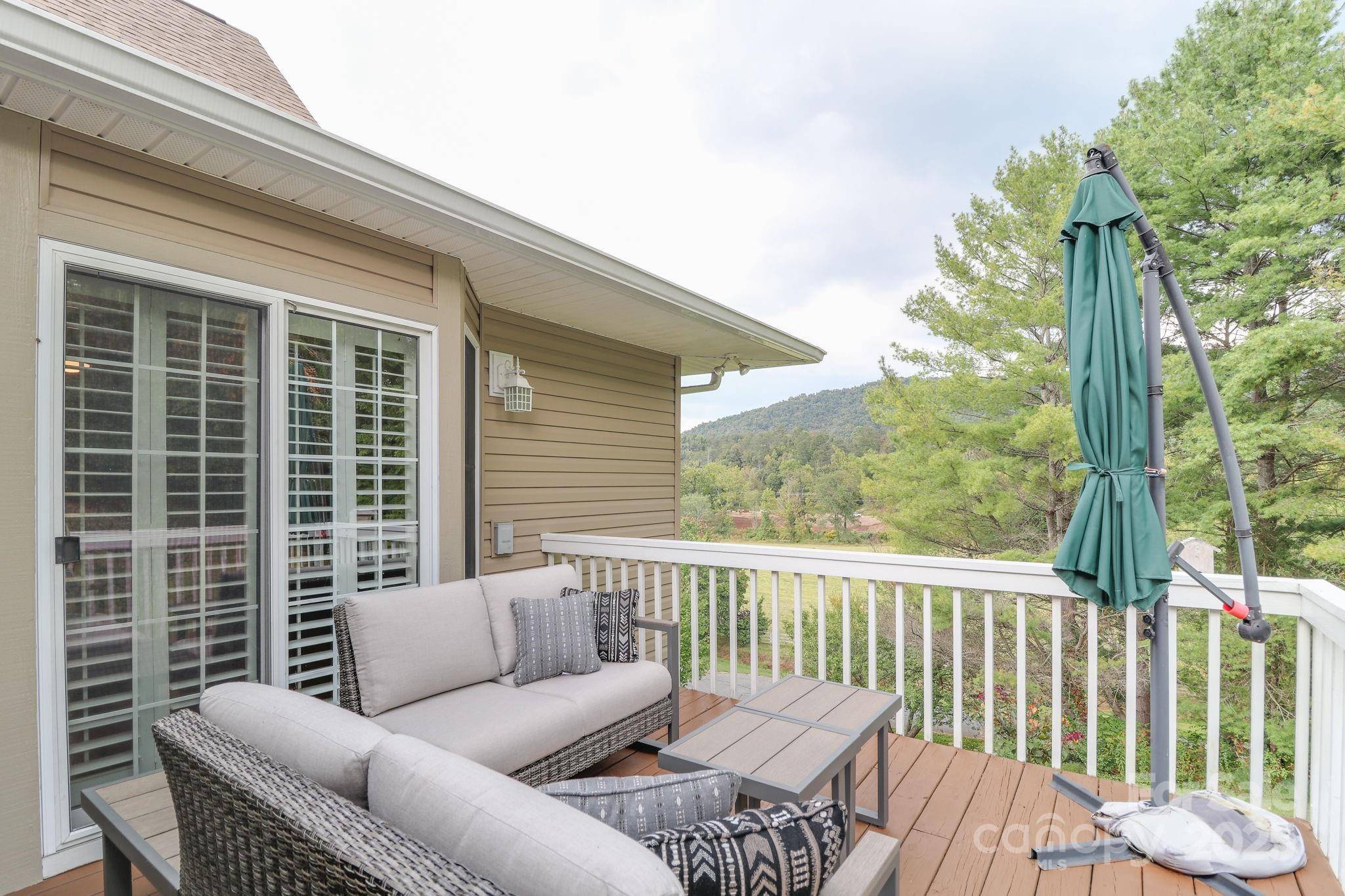 26 Horseshoe TRL, Barnardsville, NC 28709