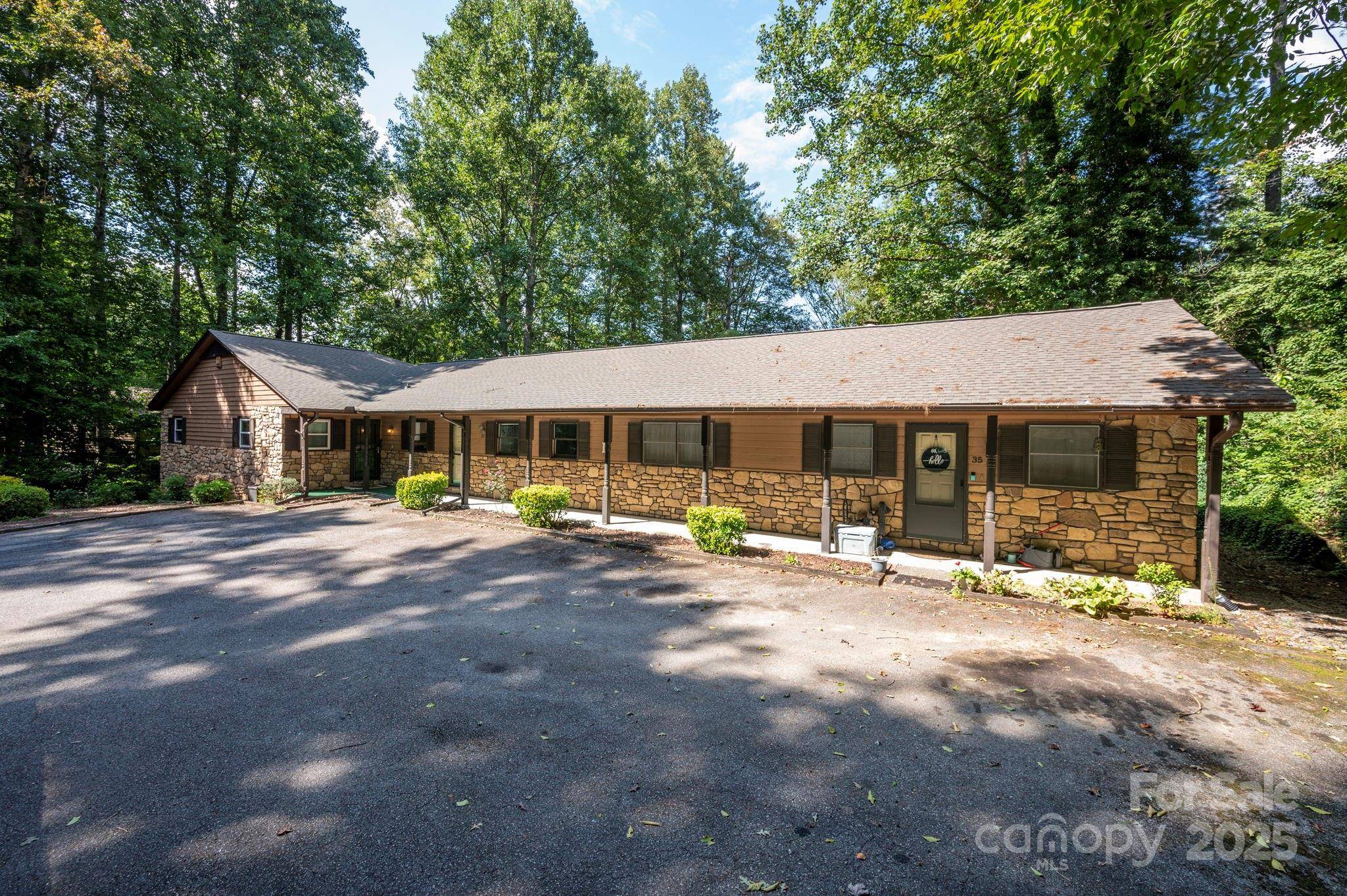 31 Unity CT, Etowah, NC 28729