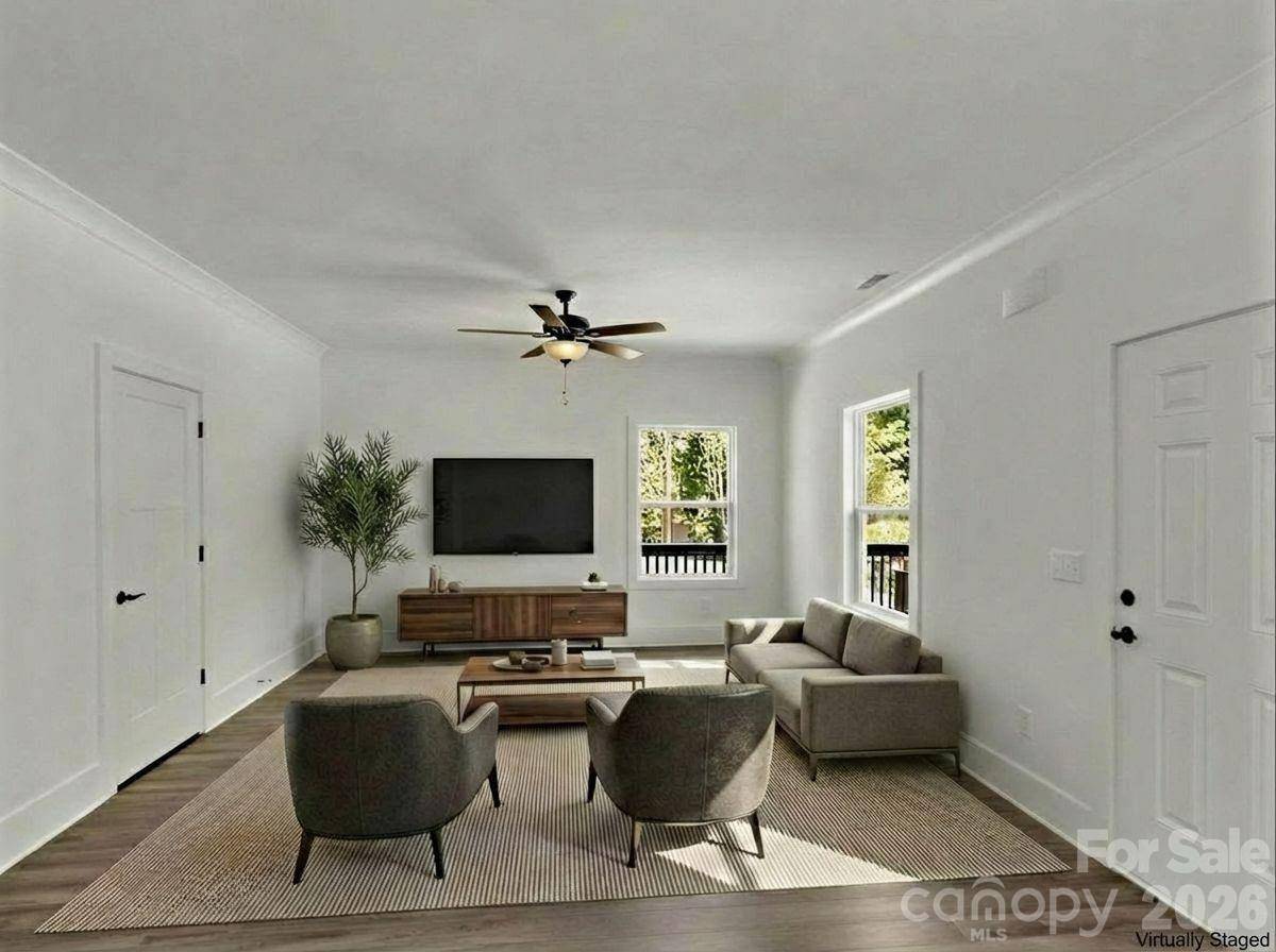 12 Whitson RD, Asheville, NC 28805