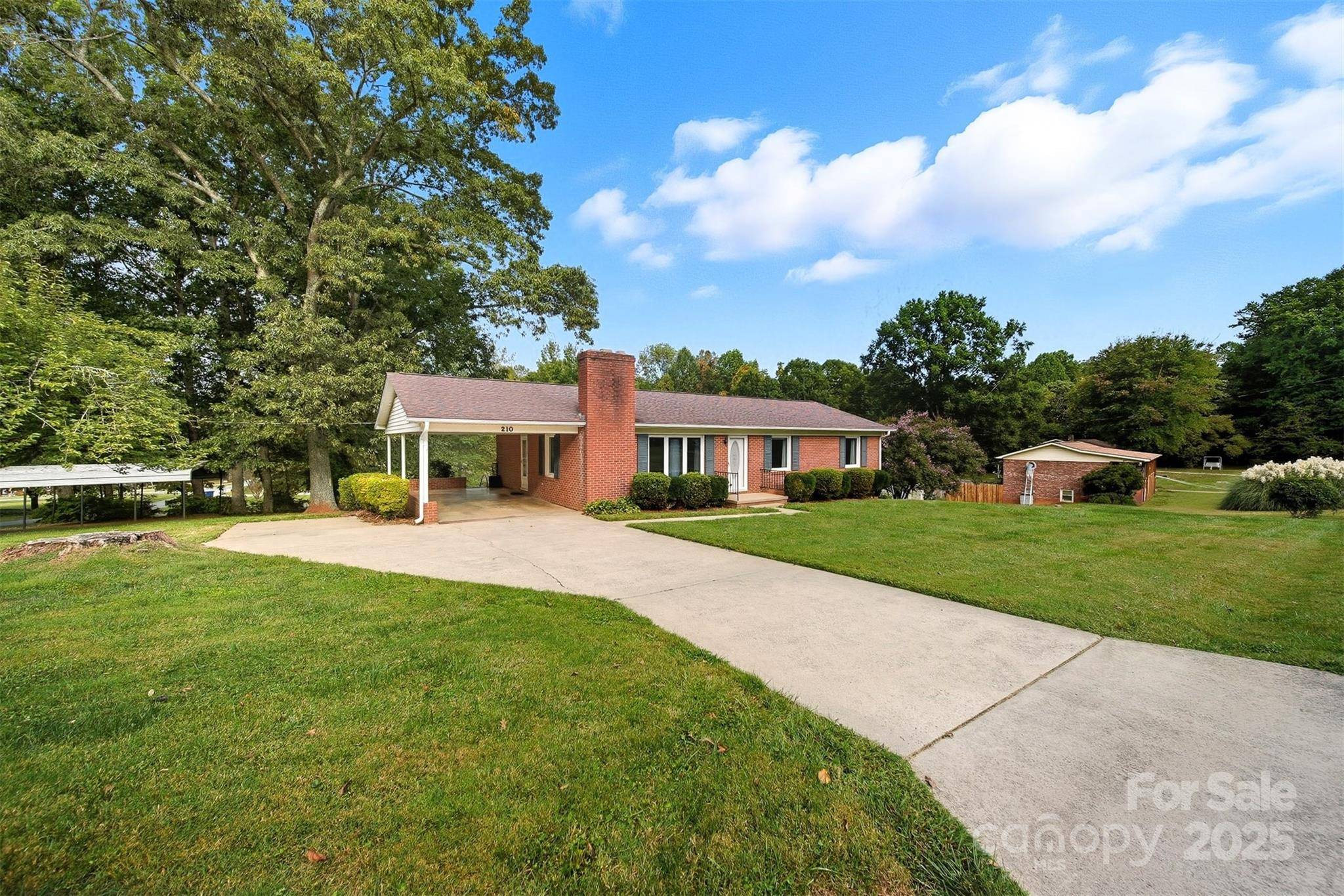 210 7th Avenue PL SW, Conover, NC 28613