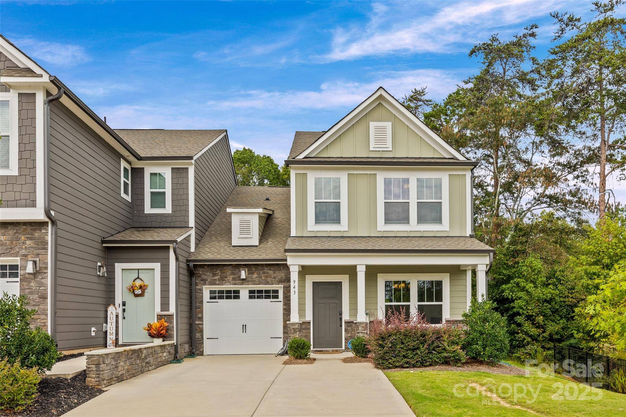 943 Canopy Falls LN, York, SC 29745