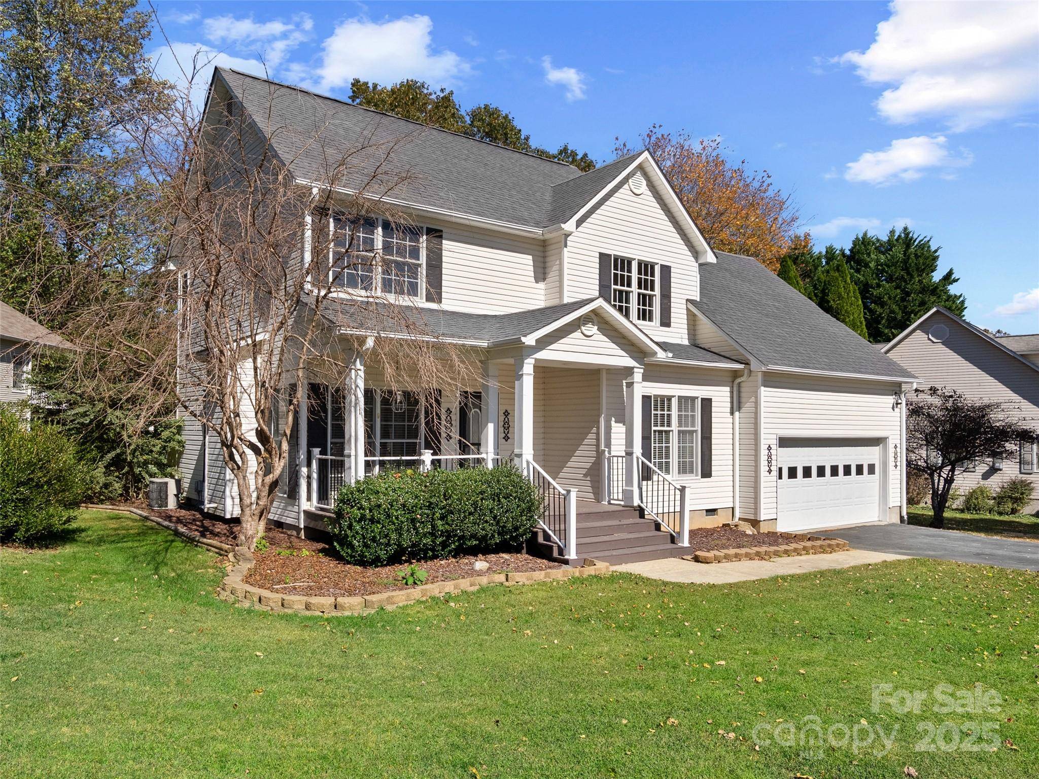 12 Eden Glen RD, Black Mountain, NC 28711
