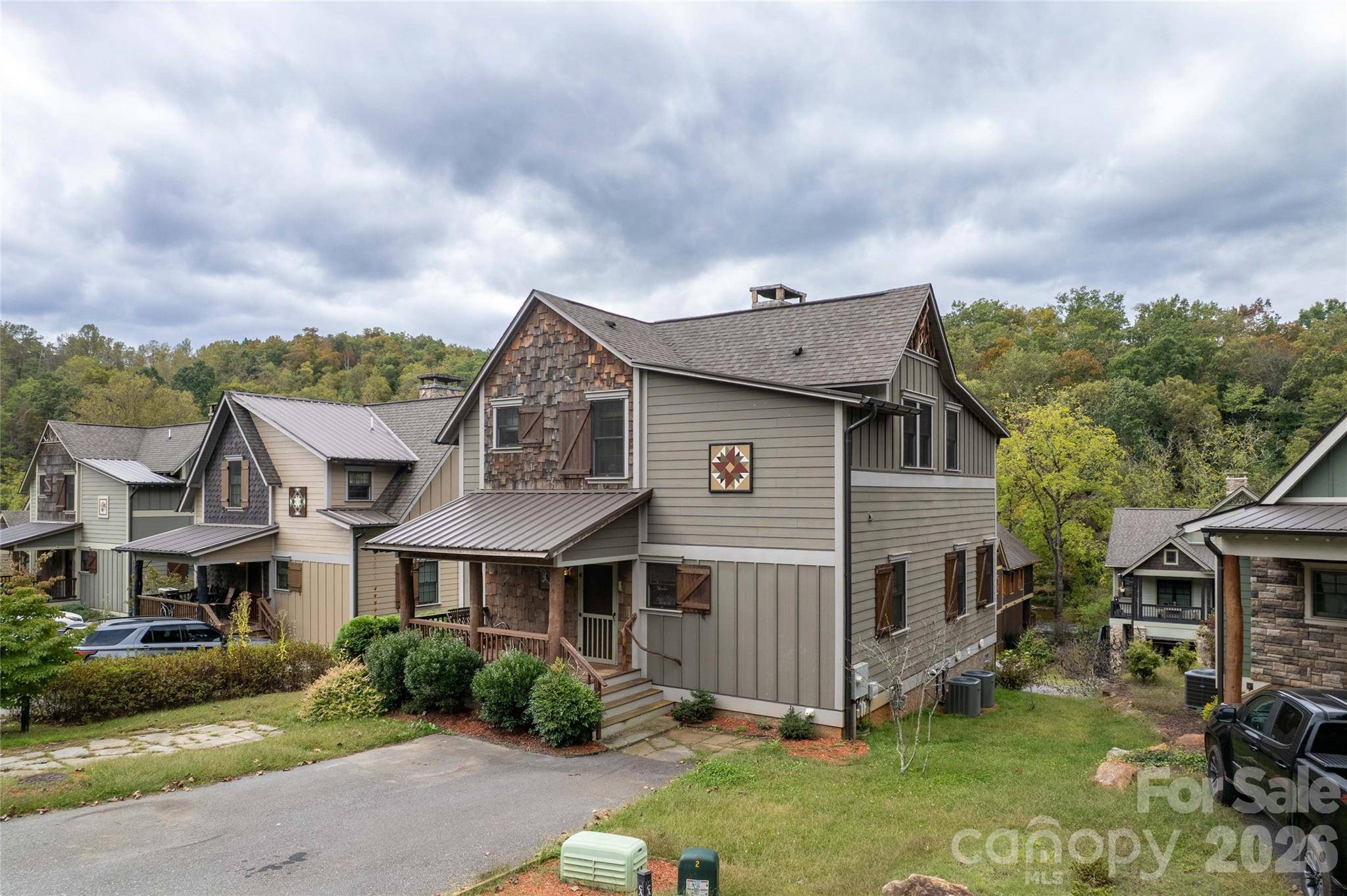 4 Grayling DR, Cullowhee, NC 28713
