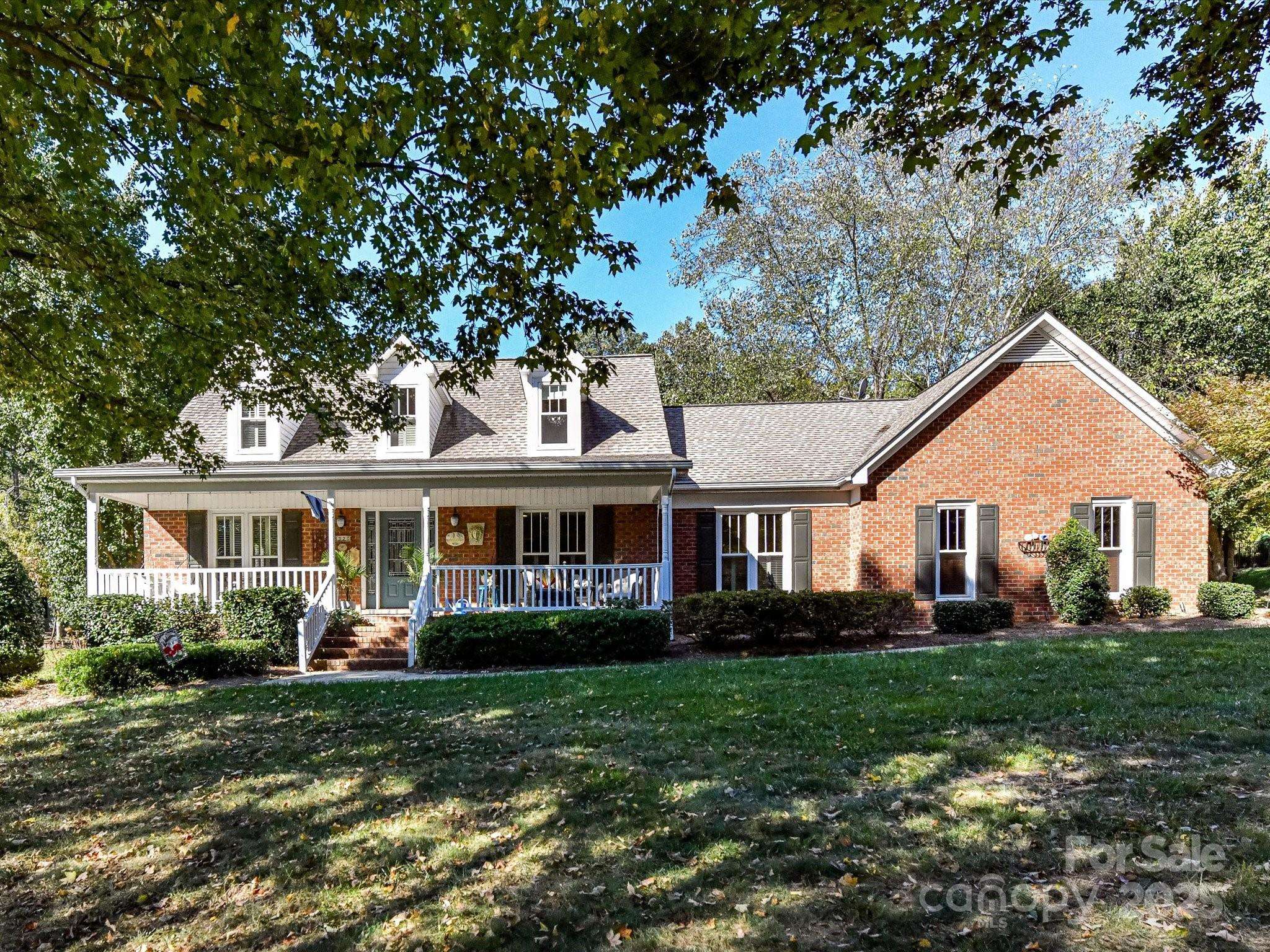 8320 Camelot DR, Harrisburg, NC 28075