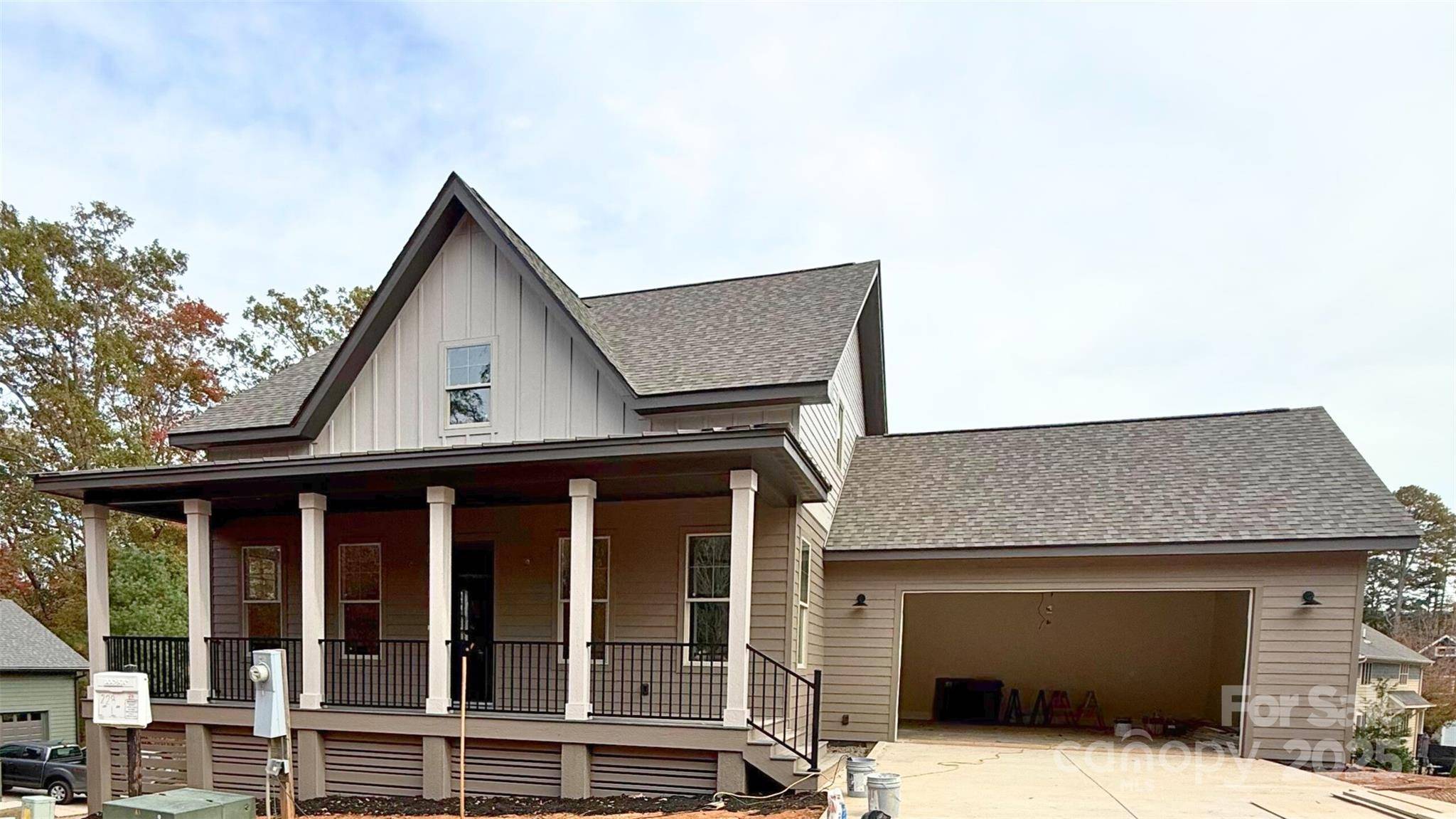228 Cadence CIR, Brevard, NC 28712