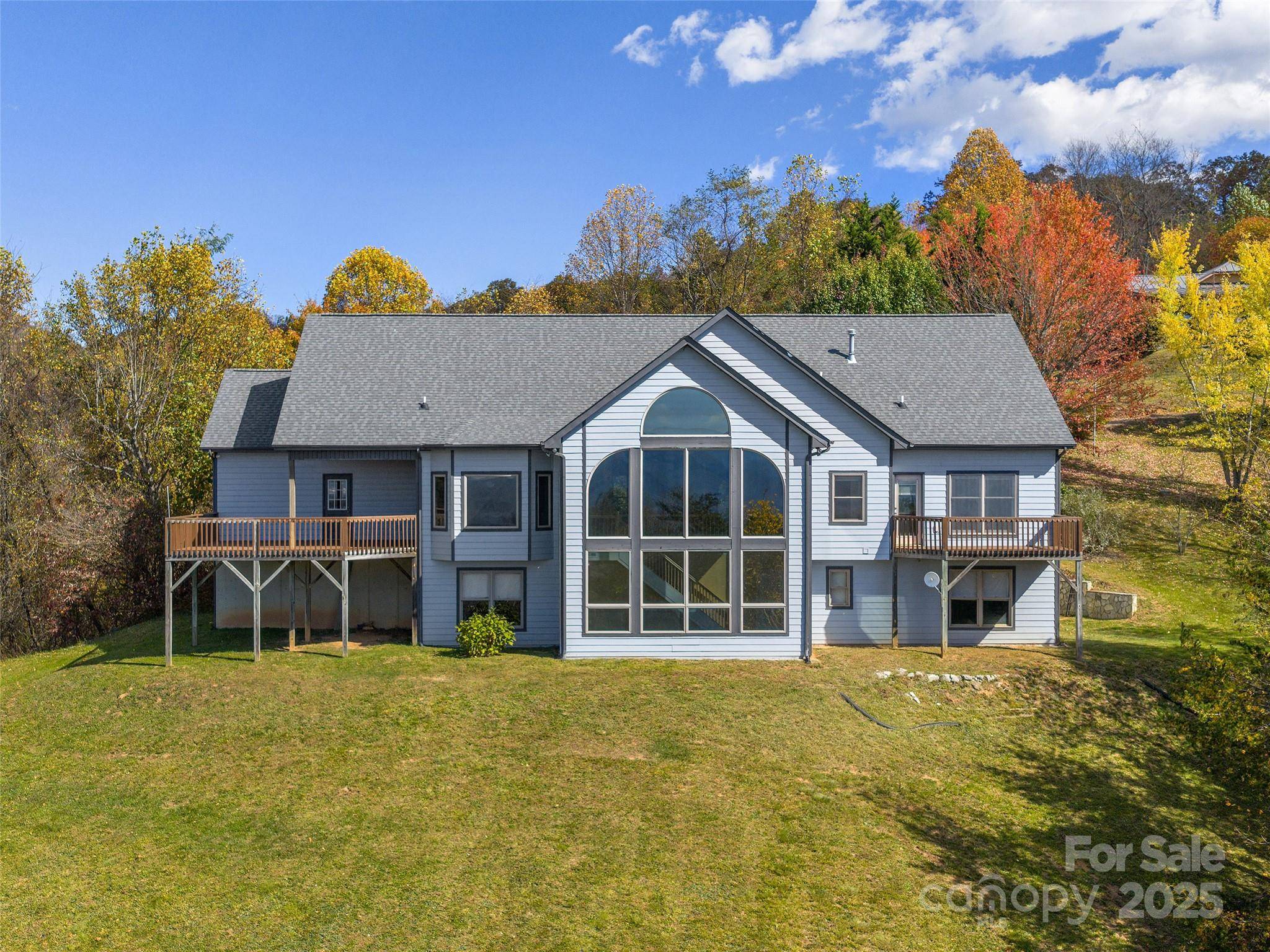 71 Crow LN, Canton, NC 28716