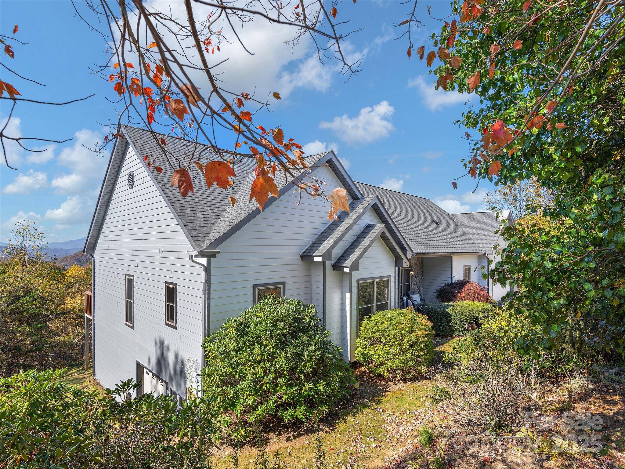 71 Crow LN, Canton, NC 28716