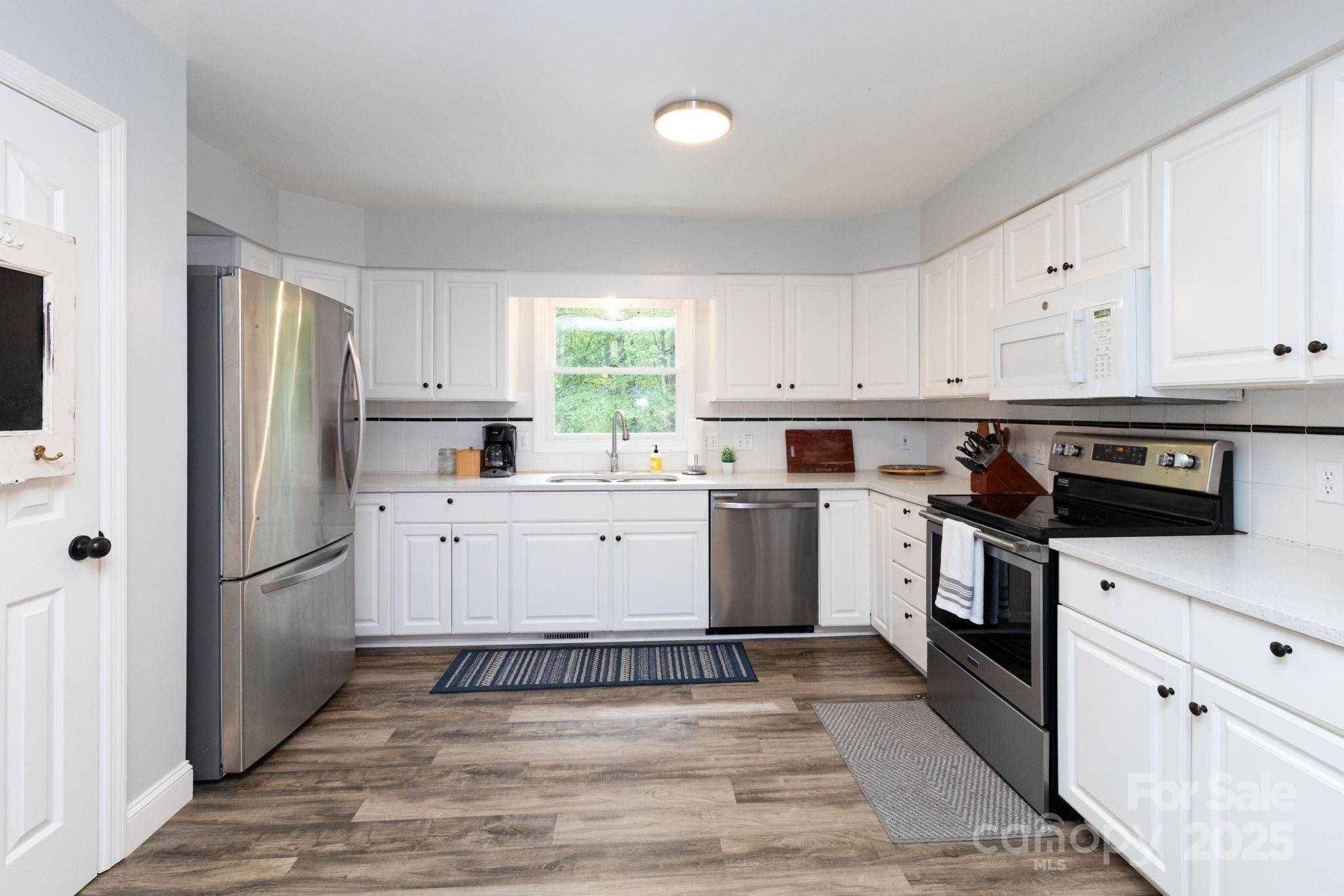 114 Courtney LN, Candler, NC 28715