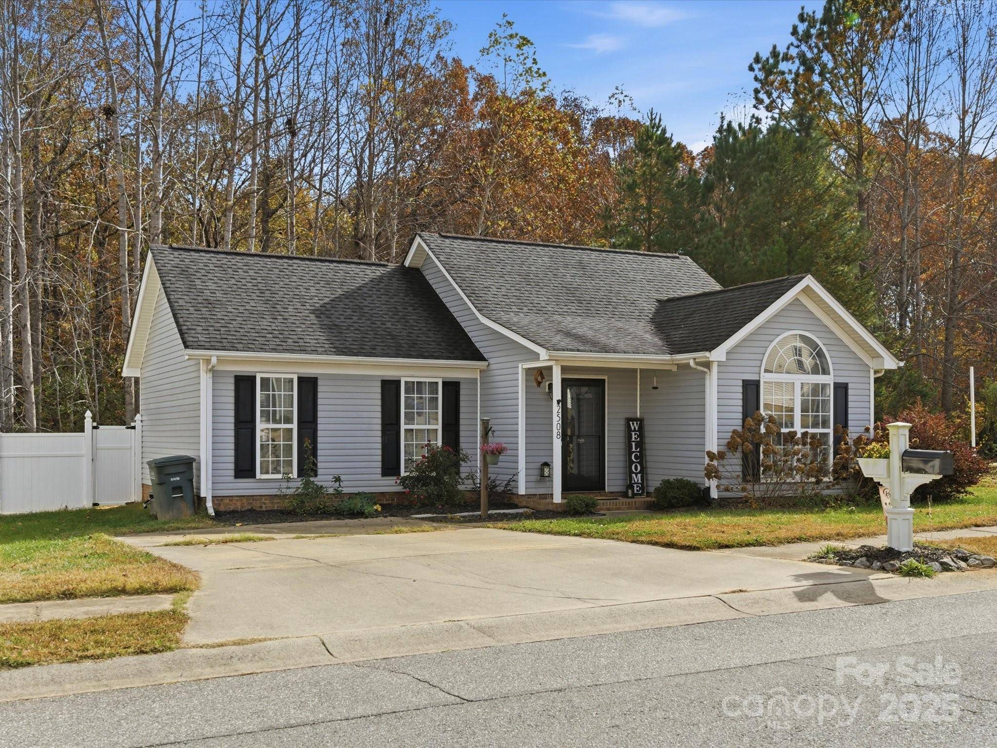 2508 Barkers Ridge DR, Bessemer City, NC 28016