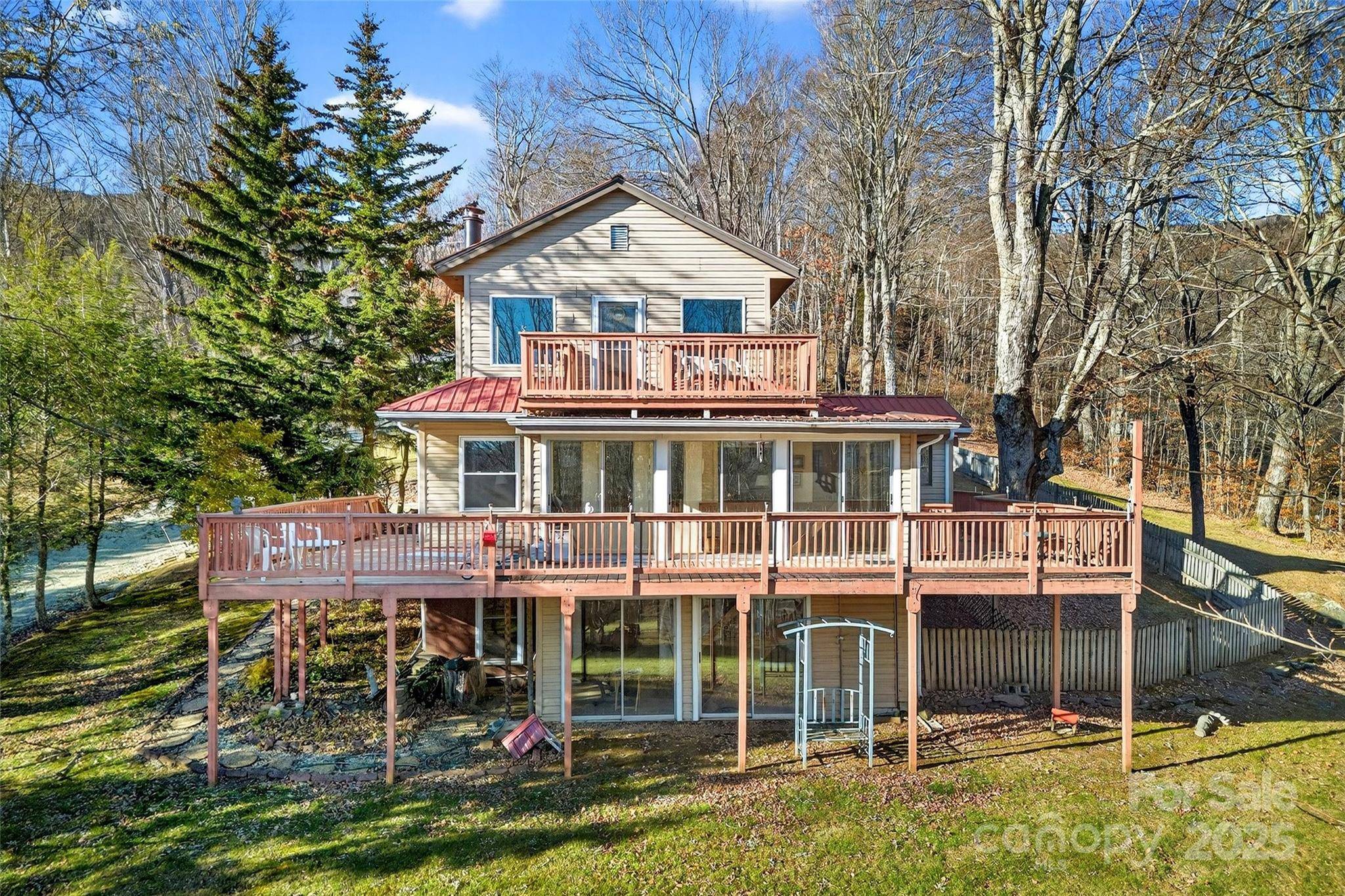 36 Mitchell View RD, Bakersville, NC 28705