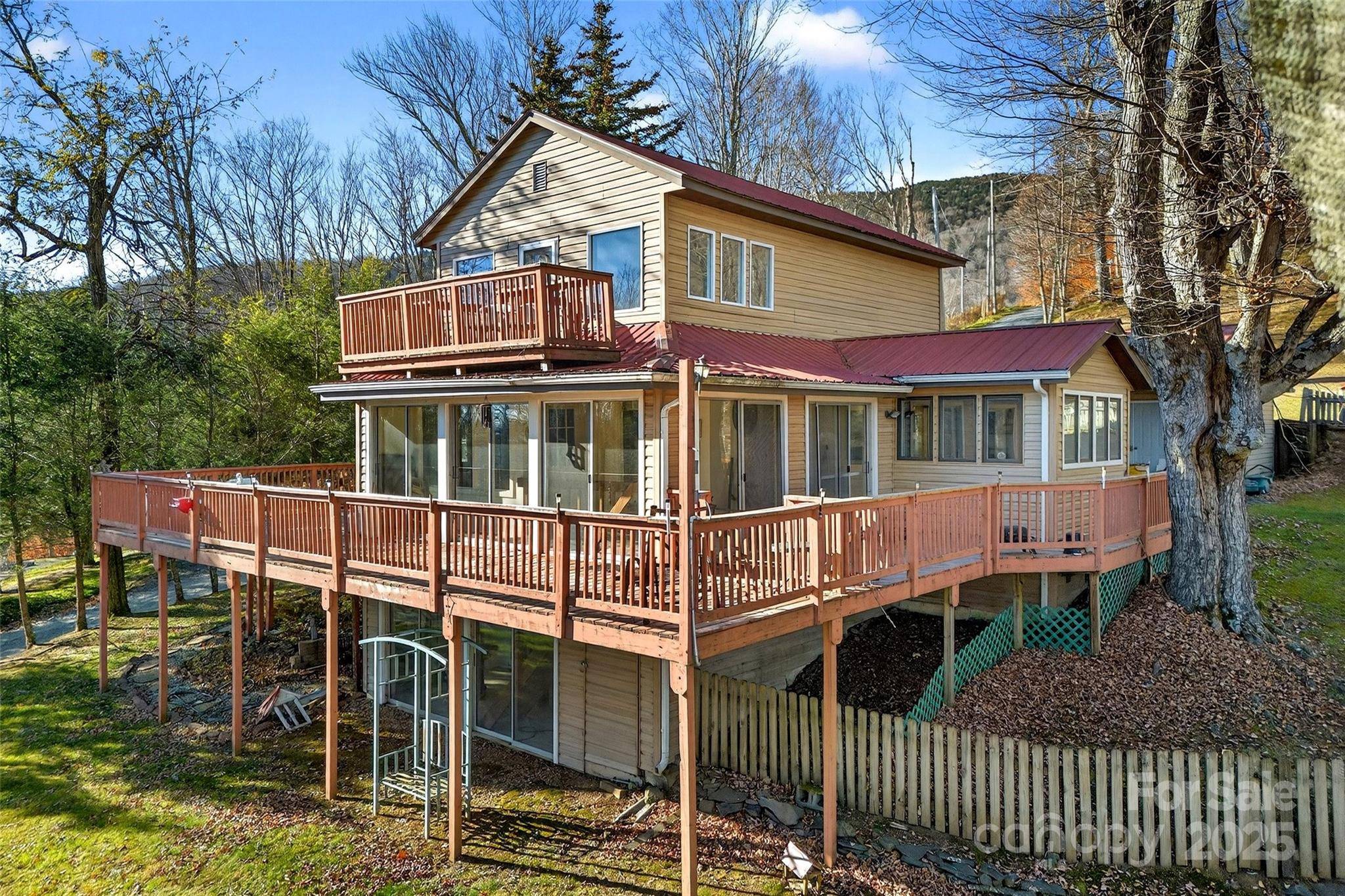 36 Mitchell View RD, Bakersville, NC 28705