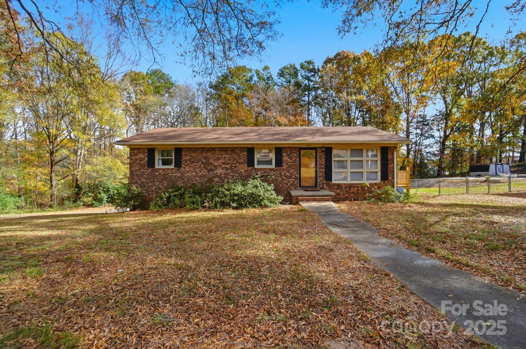 304 Tanglewood DR, Kannapolis, NC 28081