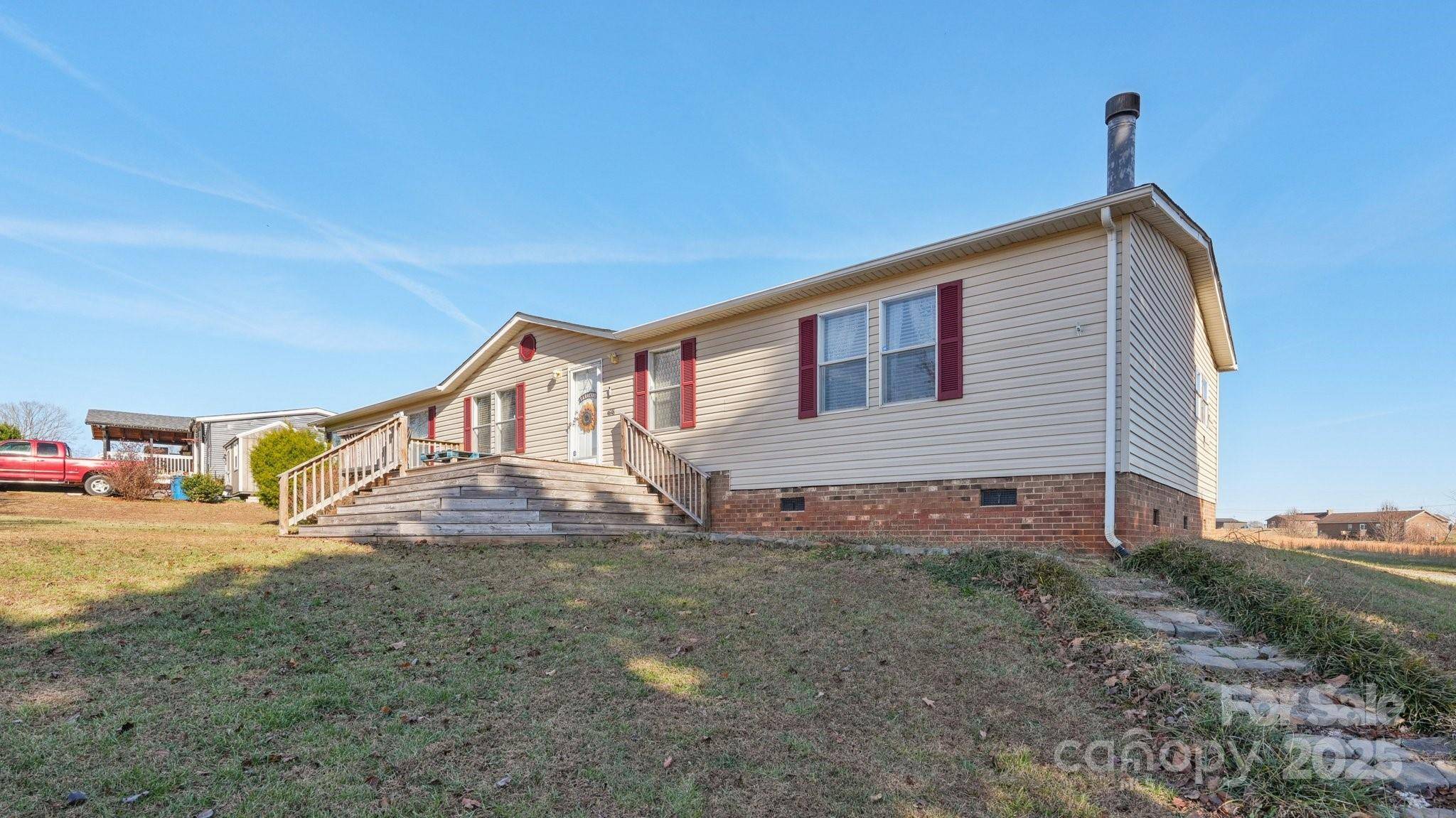 4648 Belvedere DR, Claremont, NC 28610