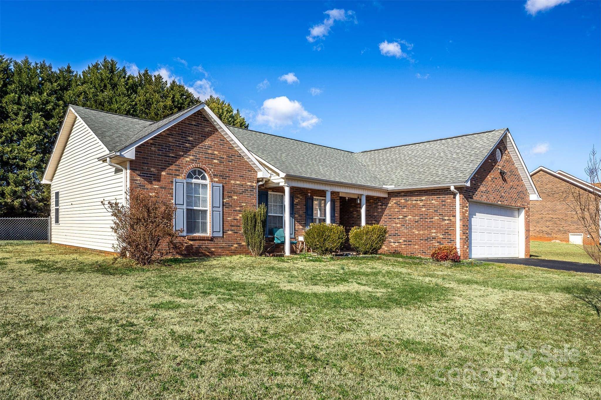5045 Stetson LN, Claremont, NC 28610