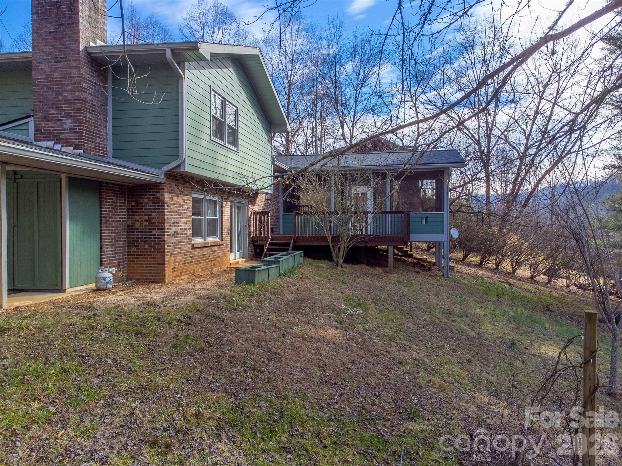 1037 N Country Club DR, Cullowhee, NC 28723