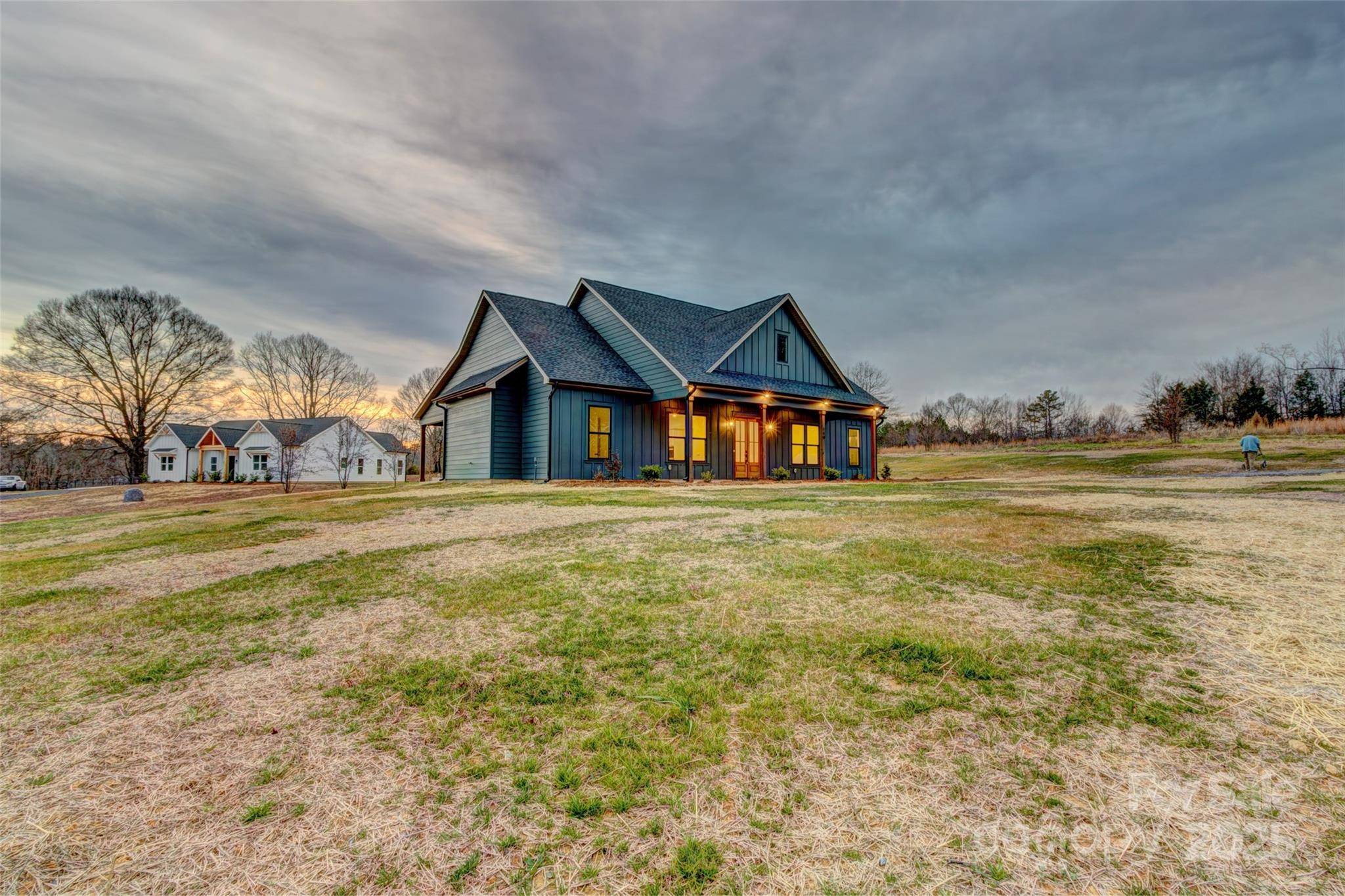 648 Kiser RD, Bessemer City, NC 28016