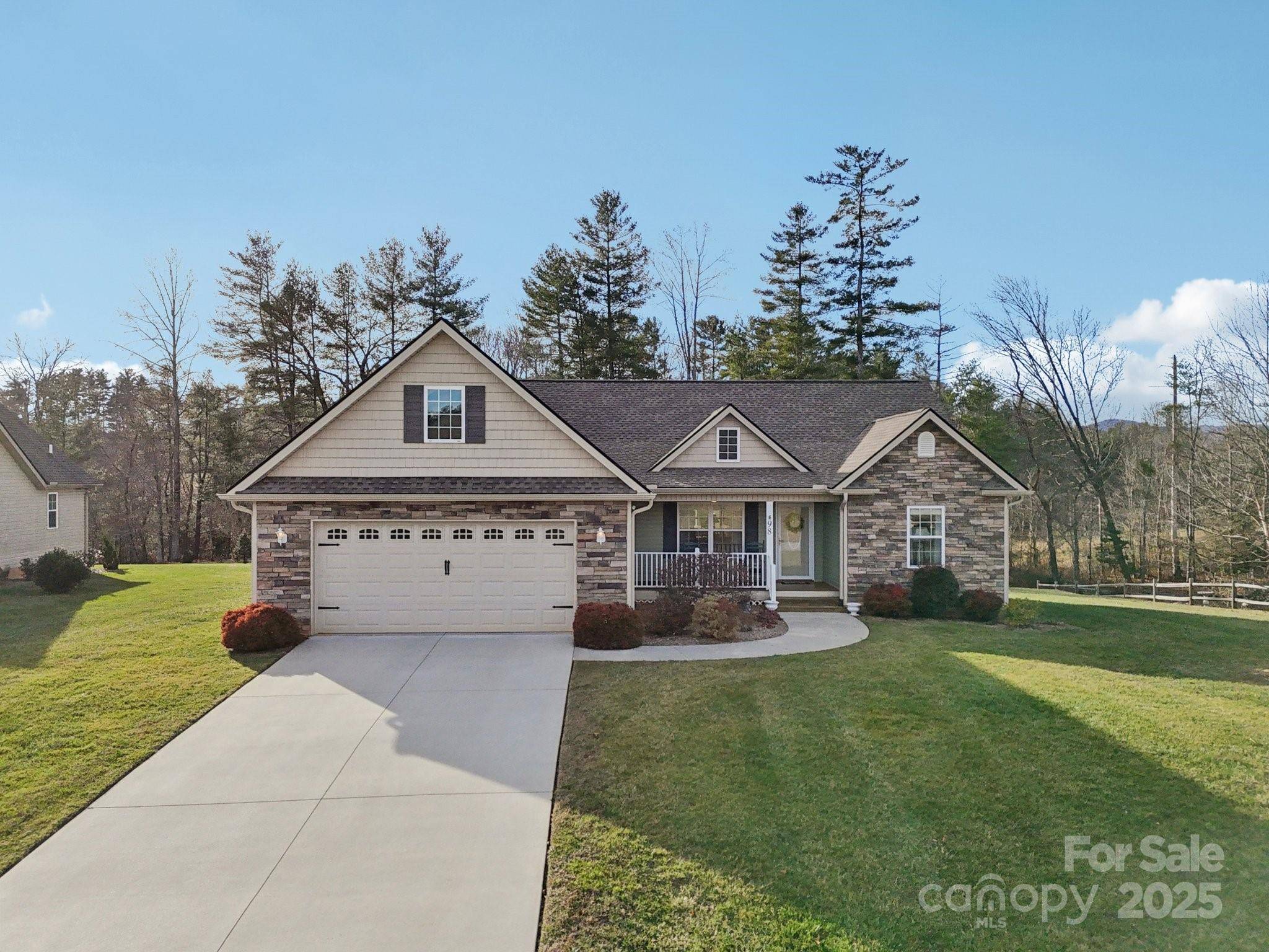 98 Asher LN, Etowah, NC 28729