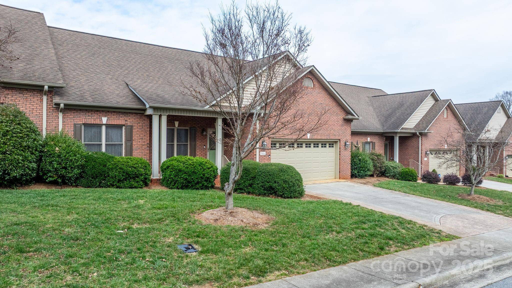 906 3rd Street DR NE, Conover, NC 28613