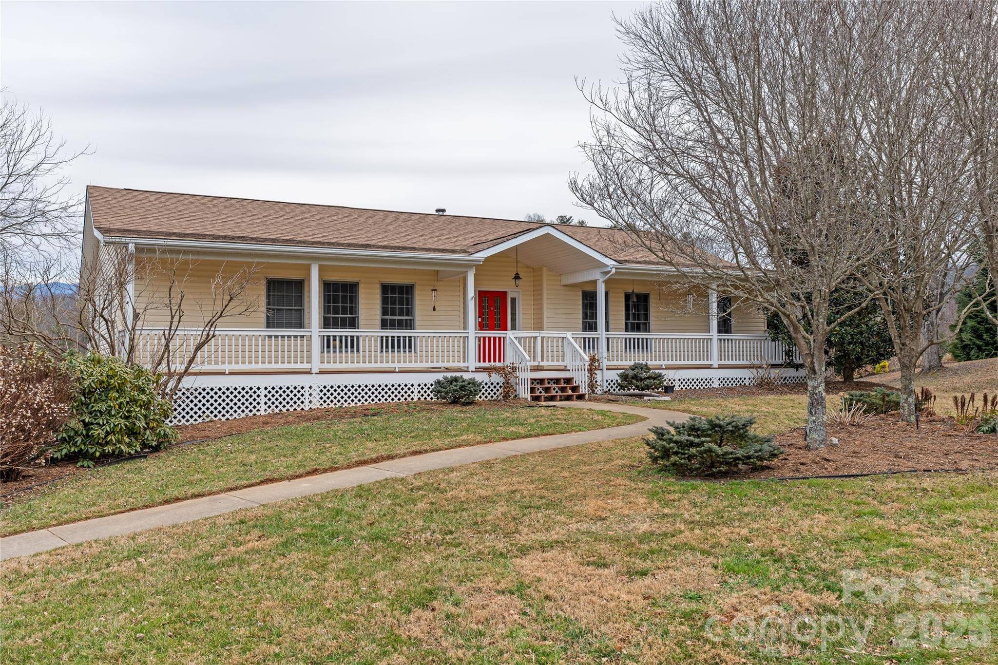 135 Horseshoe TRL, Barnardsville, NC 28709