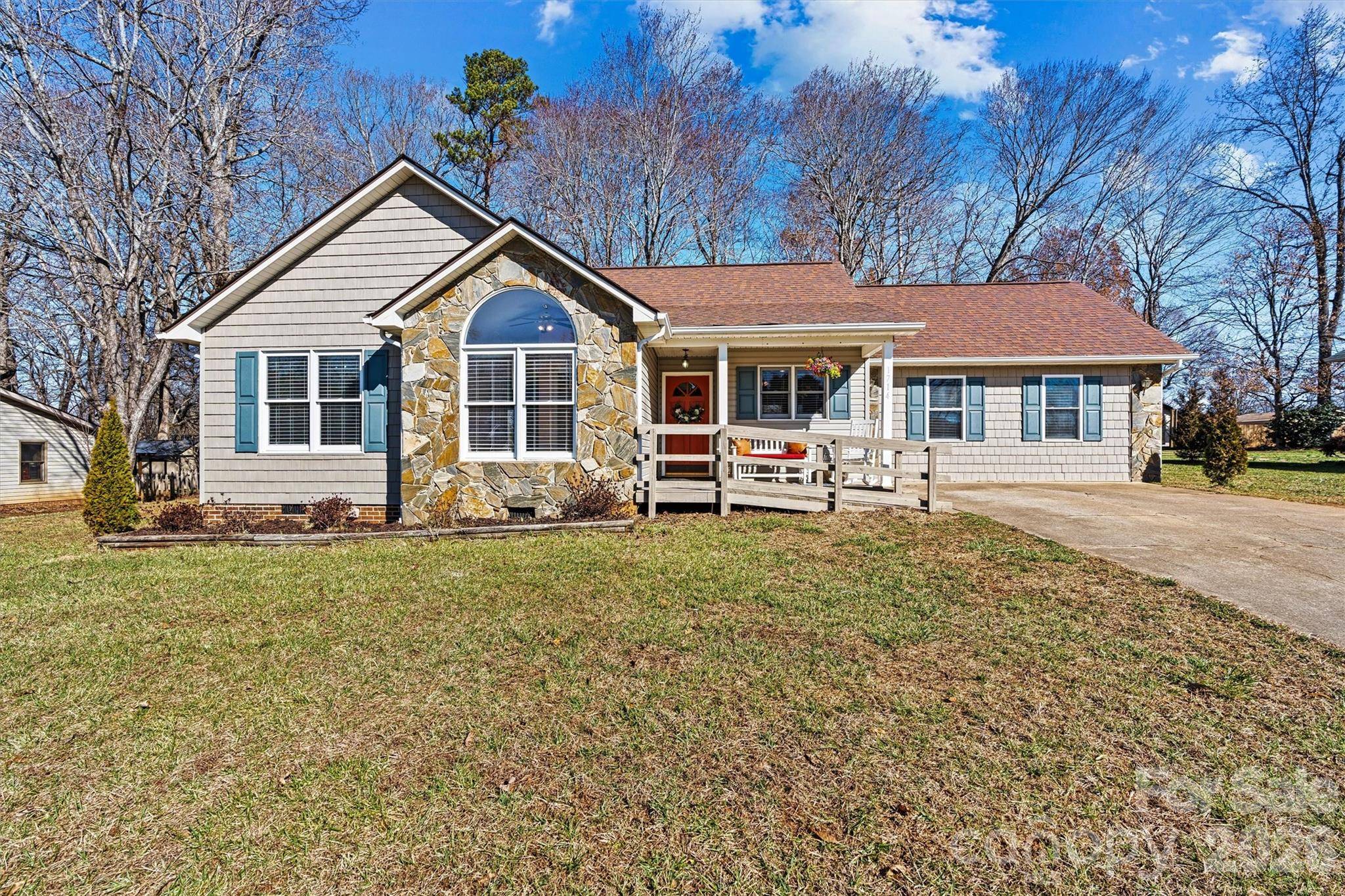 1714 Indian Springs DR NW, Conover, NC 28613