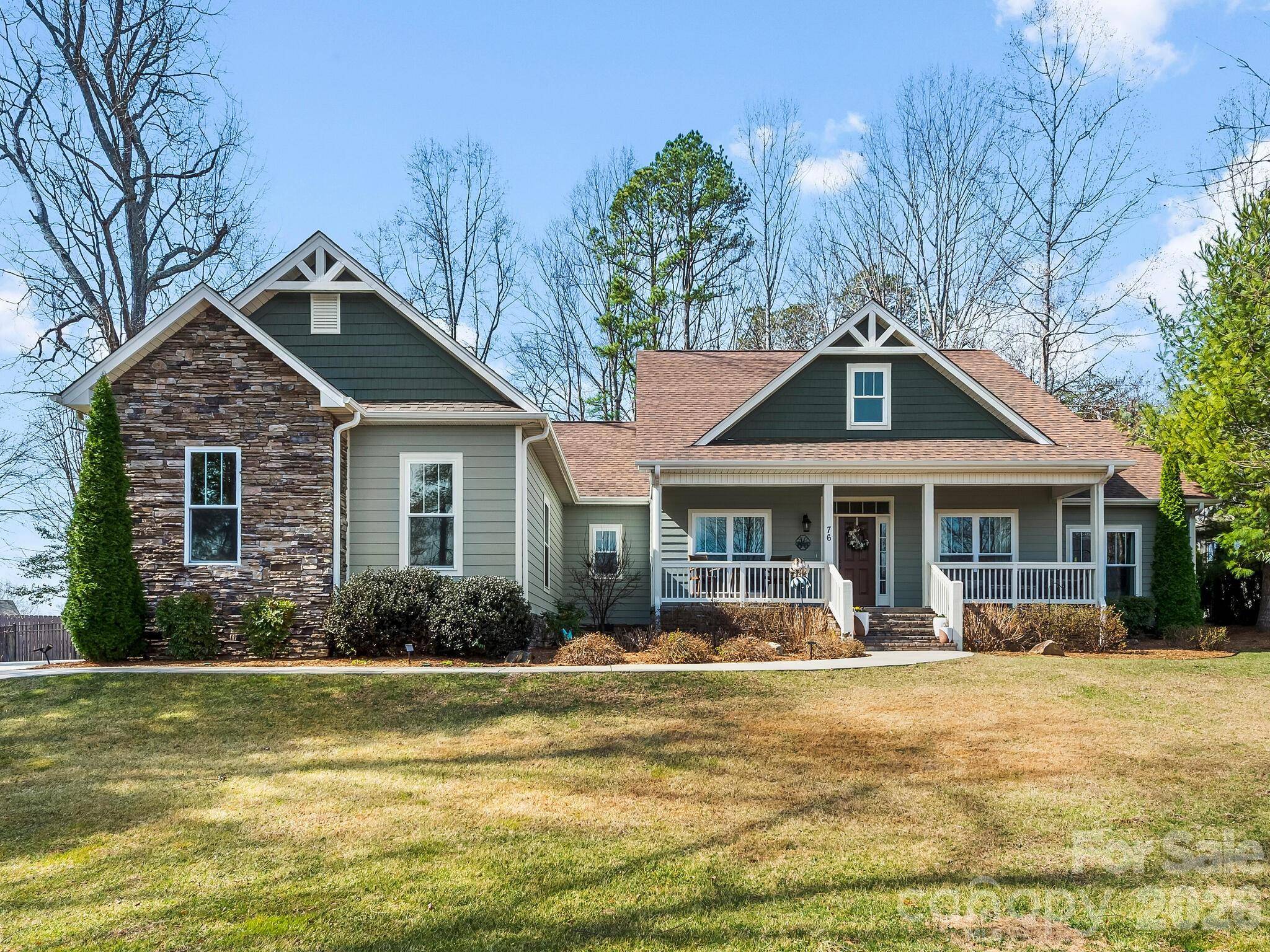76 Ledgestone DR, Fairview, NC 28730