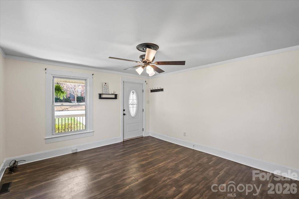 305 Linestowe DR, Belmont, NC 28012
