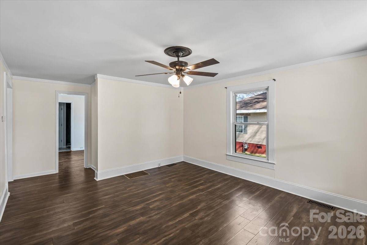 305 Linestowe DR, Belmont, NC 28012