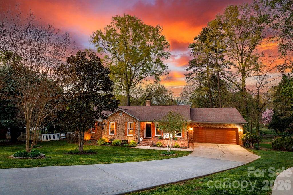 8215 Chandos PL, Huntersville, NC 28078